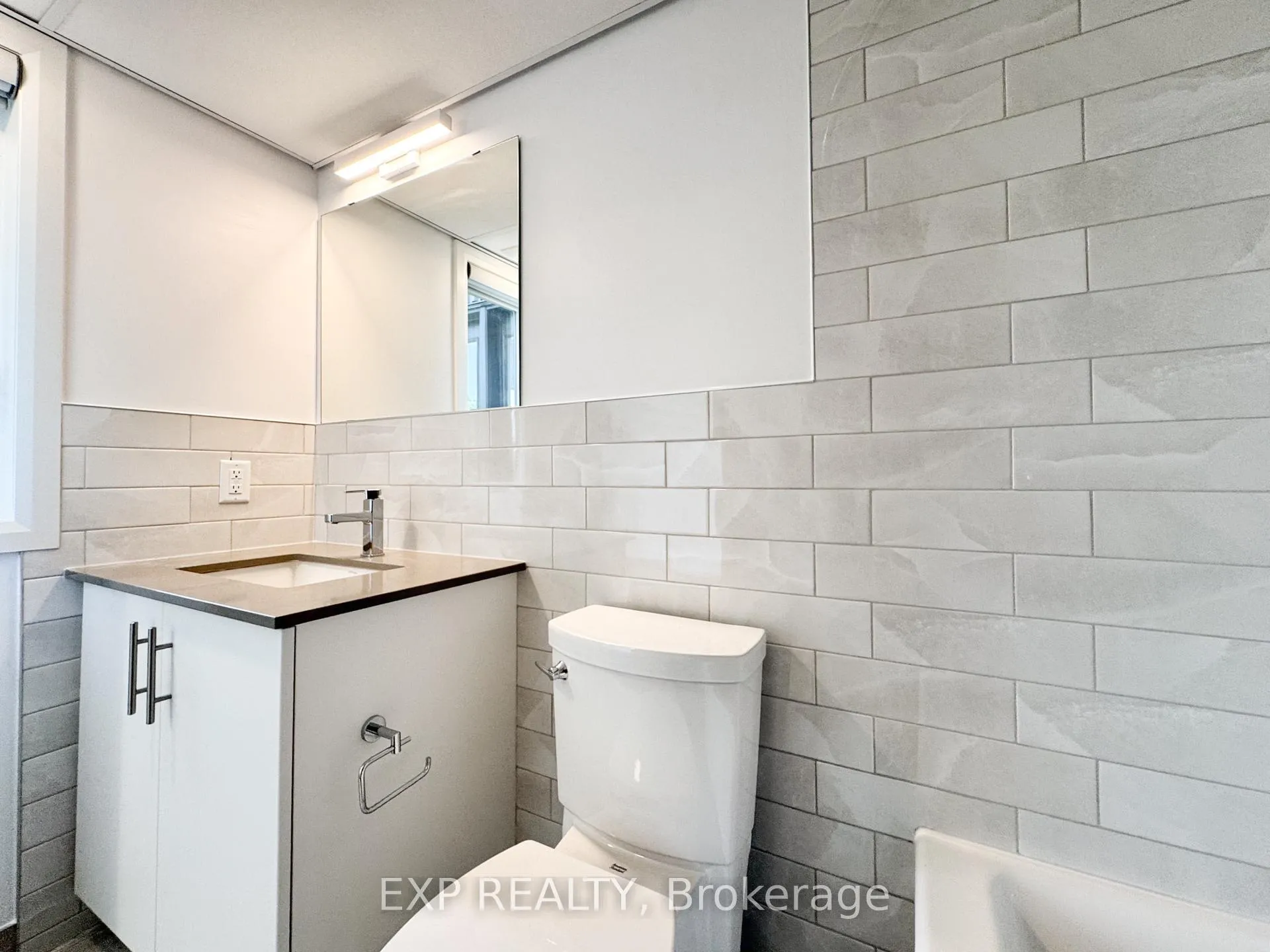 Photo 25 of Unit E, 25 Fair Oaks Crescent E, Ottawa, Craig Henry/Woodvale — HOMEH