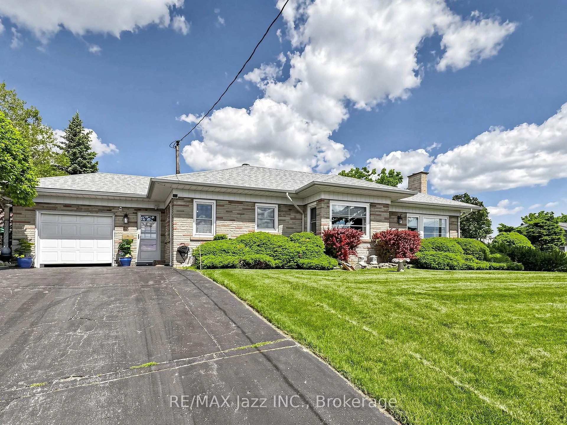 Photo 4 of 83 Stevenson Road N, Oshawa, McLaughlin — HOMEH