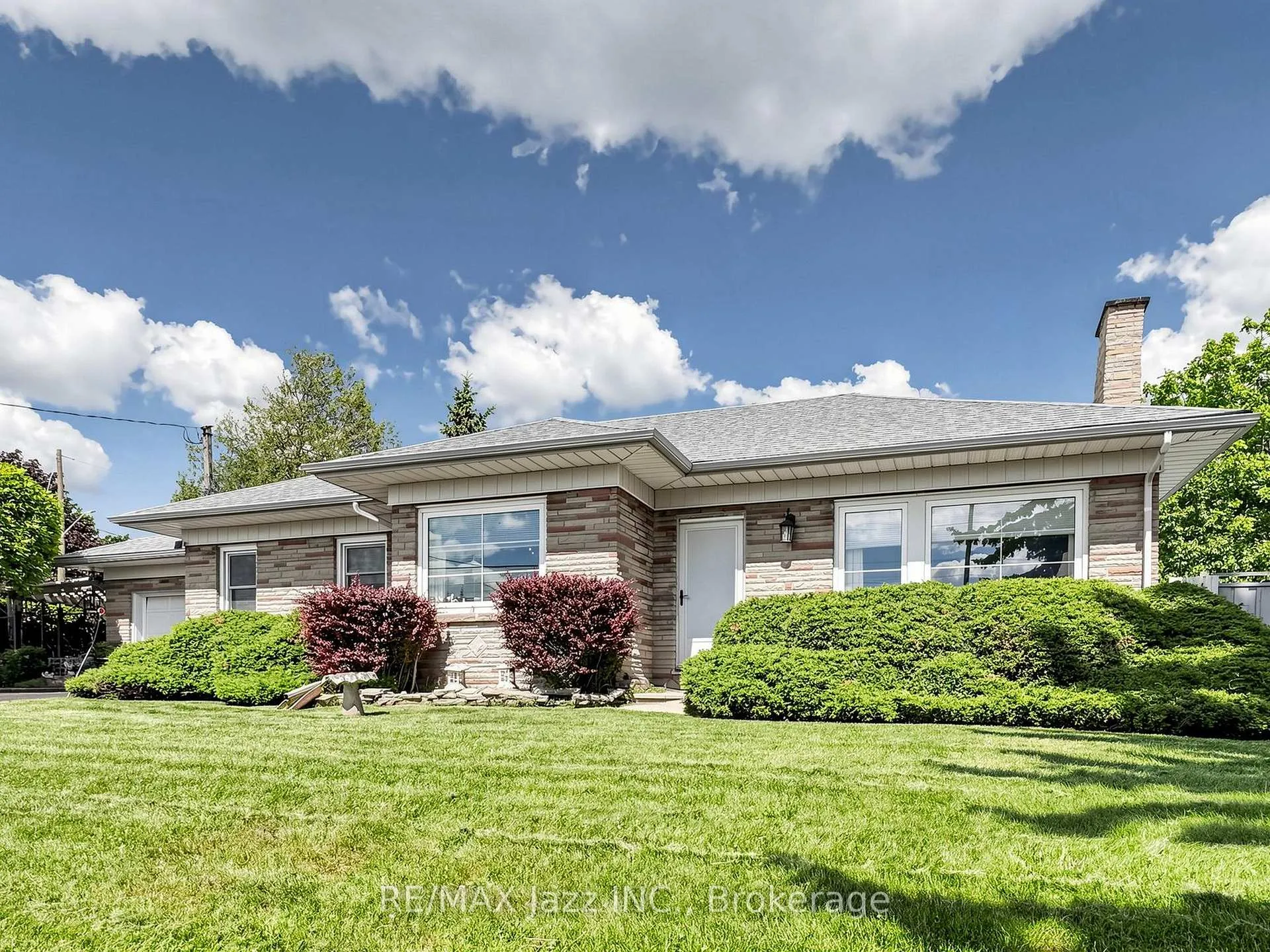 Photo 5 of 83 Stevenson Road N, Oshawa, McLaughlin — HOMEH