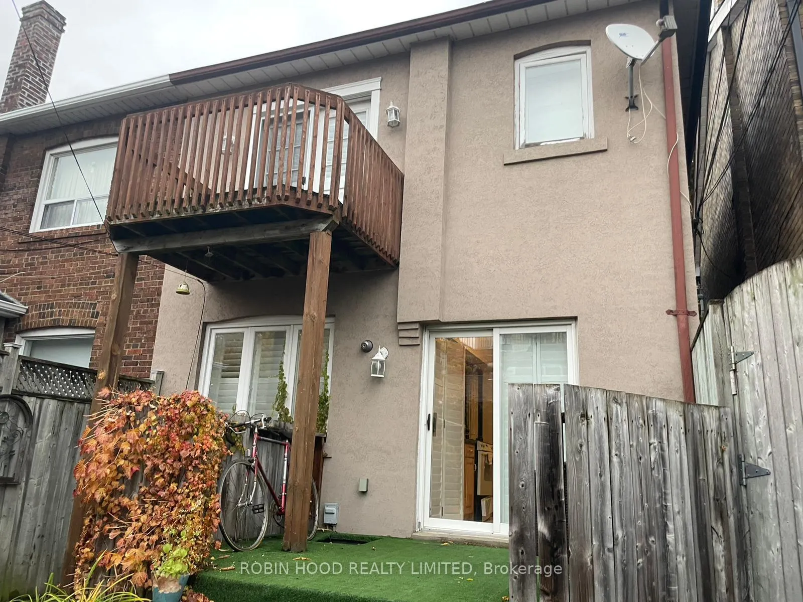 Photo 2 of 30 Coolmine Road, Toronto, Little Portugal — HOMEH