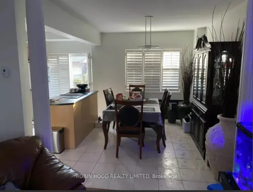 Photo 8 of 30 Coolmine Road, Toronto, Little Portugal — HOMEH