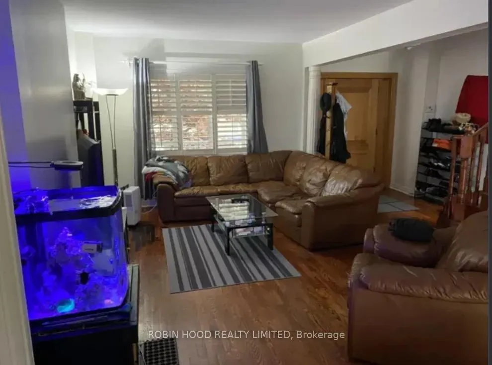 Photo 9 of 30 Coolmine Road, Toronto, Little Portugal — HOMEH