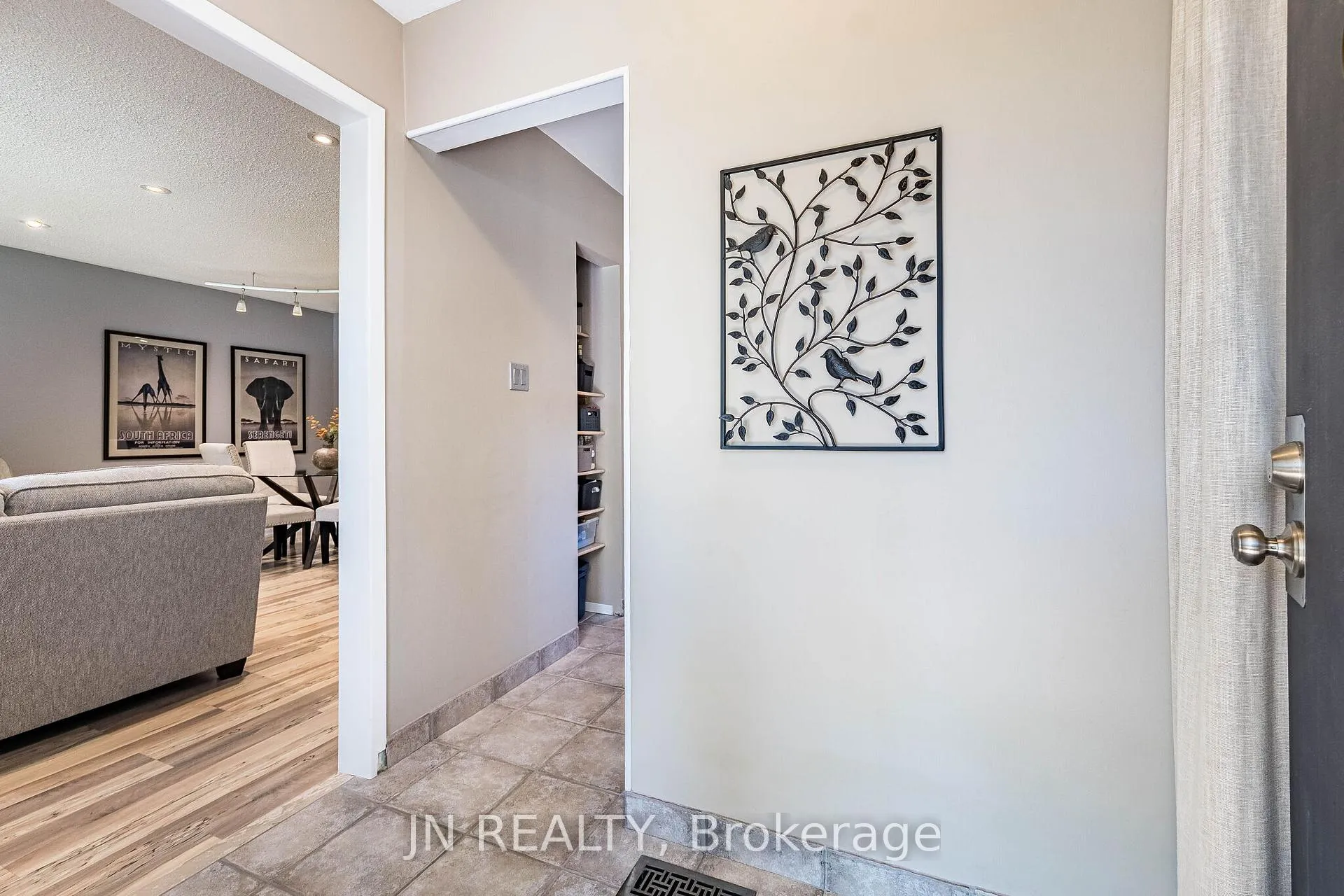 Photo 8 of 32 Barkwood Court, Brampton, Madoc — HOMEH
