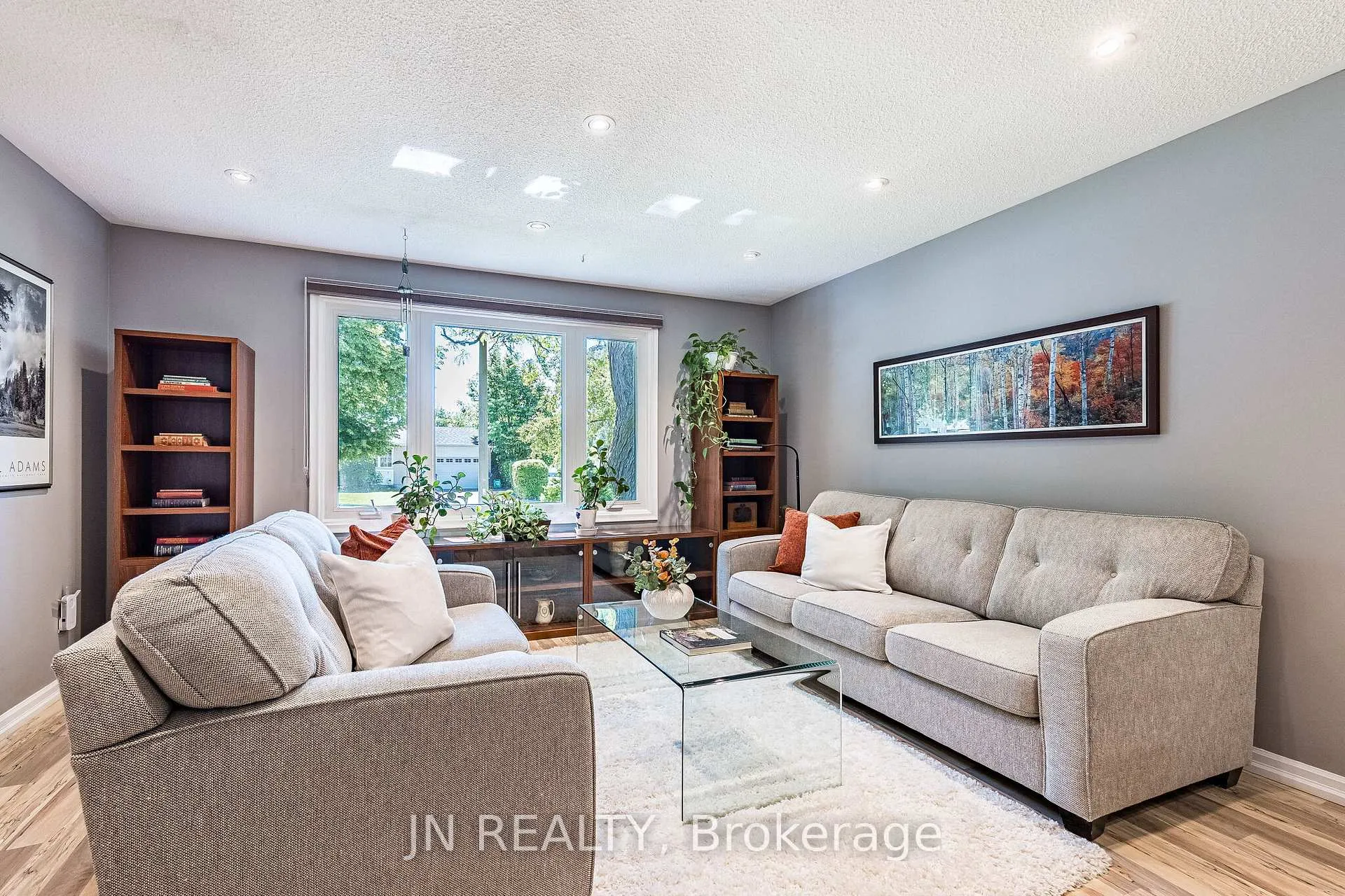 Photo 11 of 32 Barkwood Court, Brampton, Madoc — HOMEH