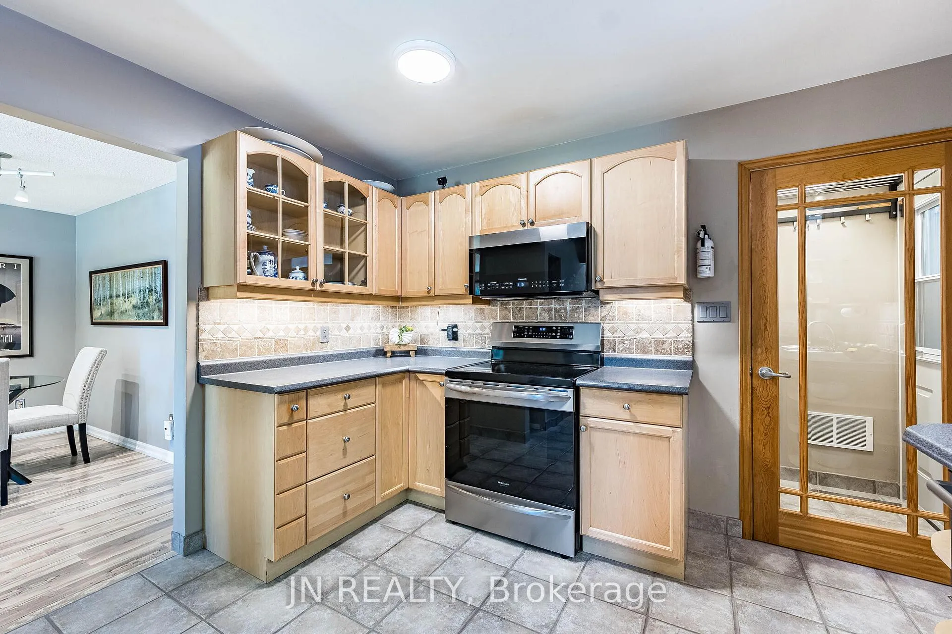 Photo 17 of 32 Barkwood Court, Brampton, Madoc — HOMEH