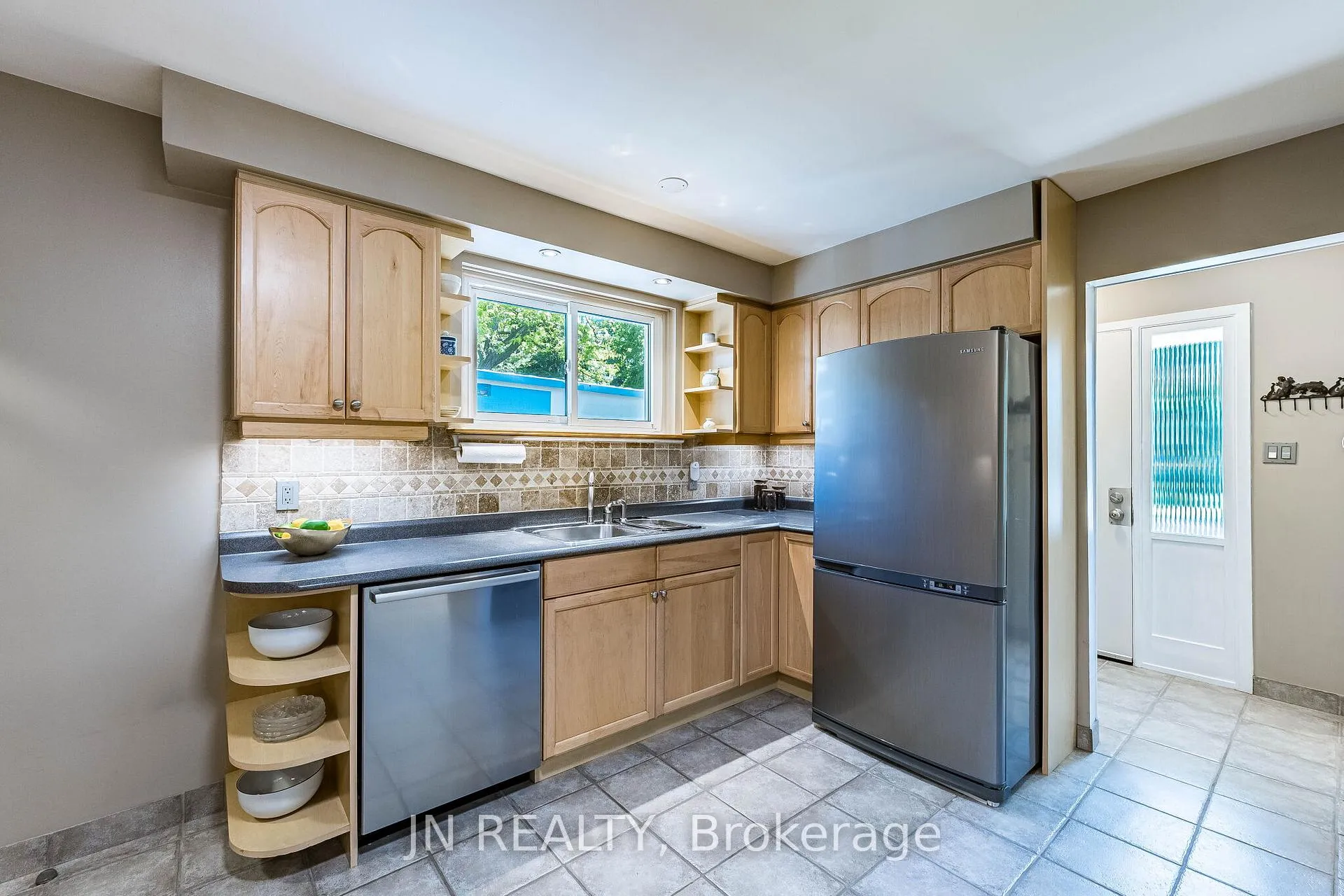 Photo 19 of 32 Barkwood Court, Brampton, Madoc — HOMEH