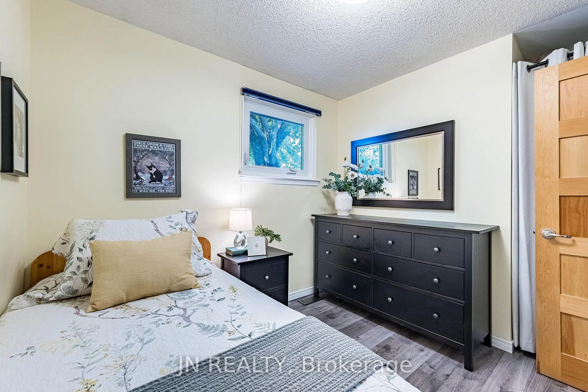 Photo 22 of 32 Barkwood Court, Brampton, Madoc — HOMEH