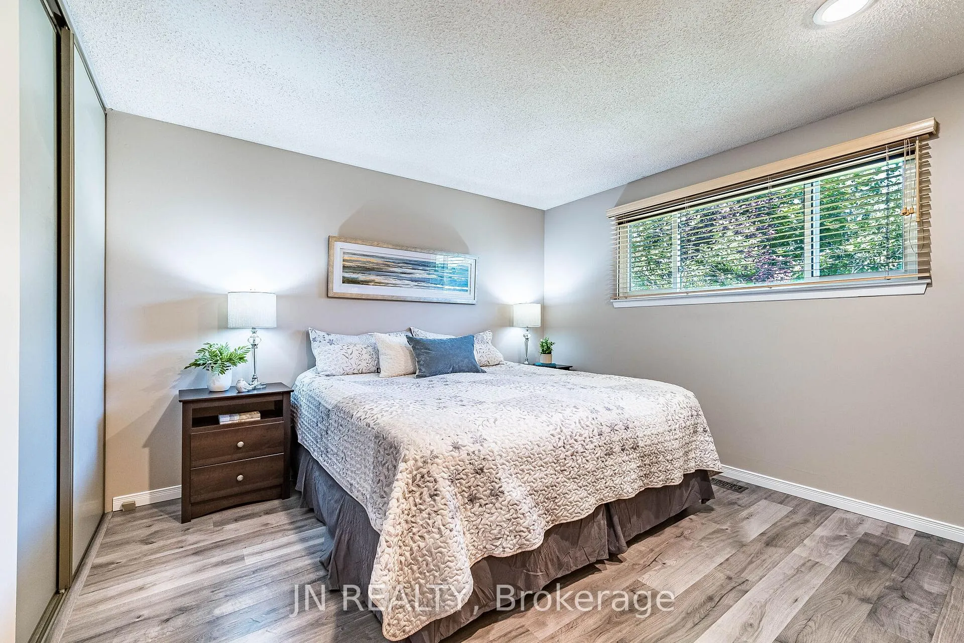 Photo 28 of 32 Barkwood Court, Brampton, Madoc — HOMEH