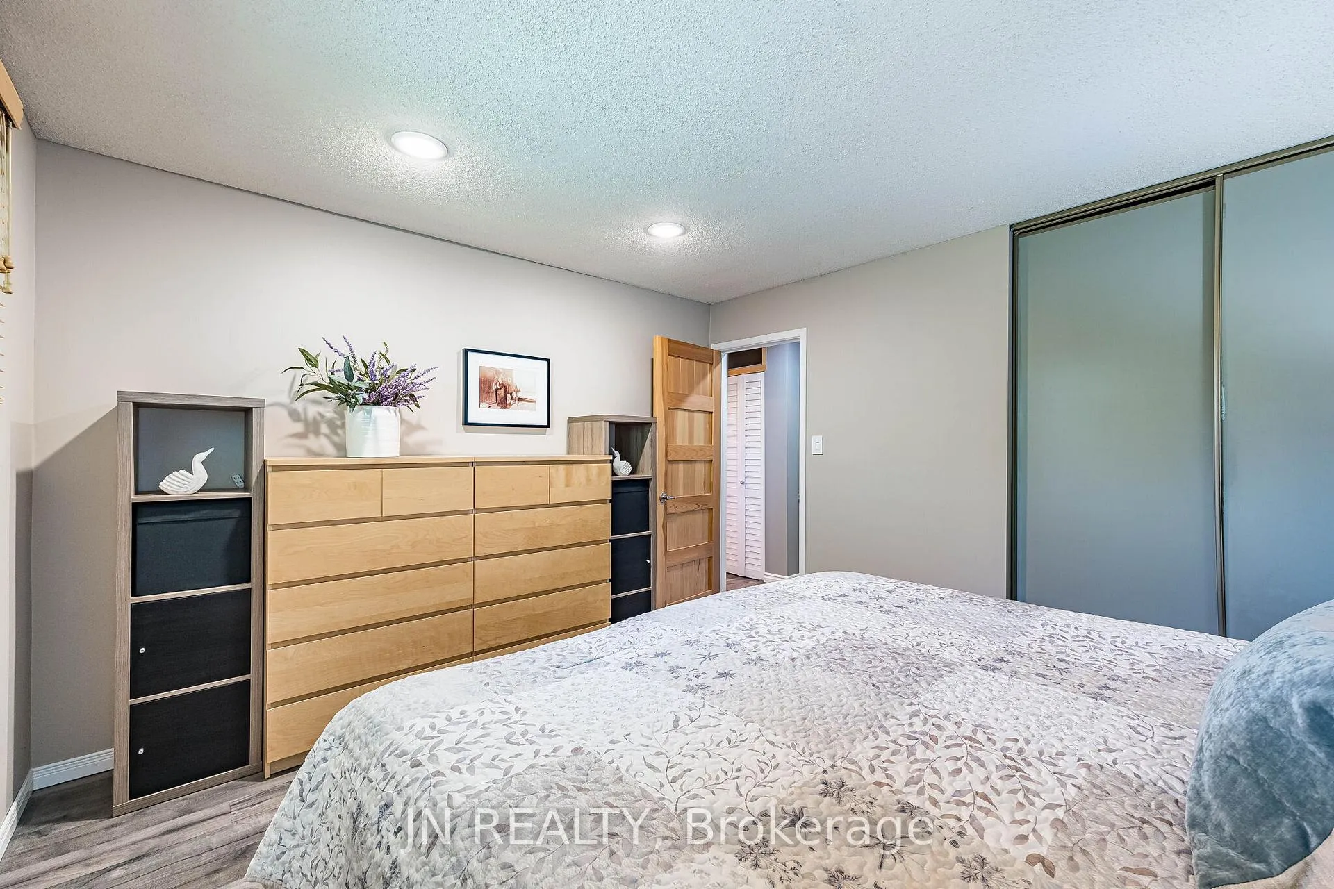 Photo 29 of 32 Barkwood Court, Brampton, Madoc — HOMEH