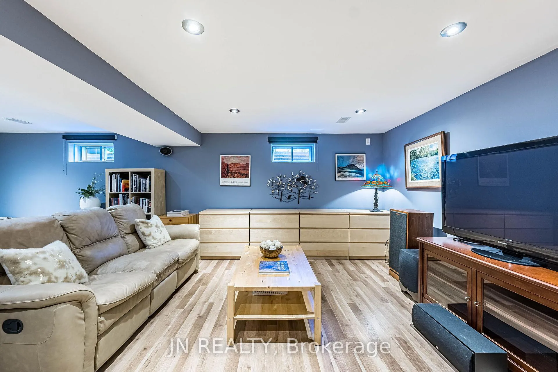 Photo 32 of 32 Barkwood Court, Brampton, Madoc — HOMEH