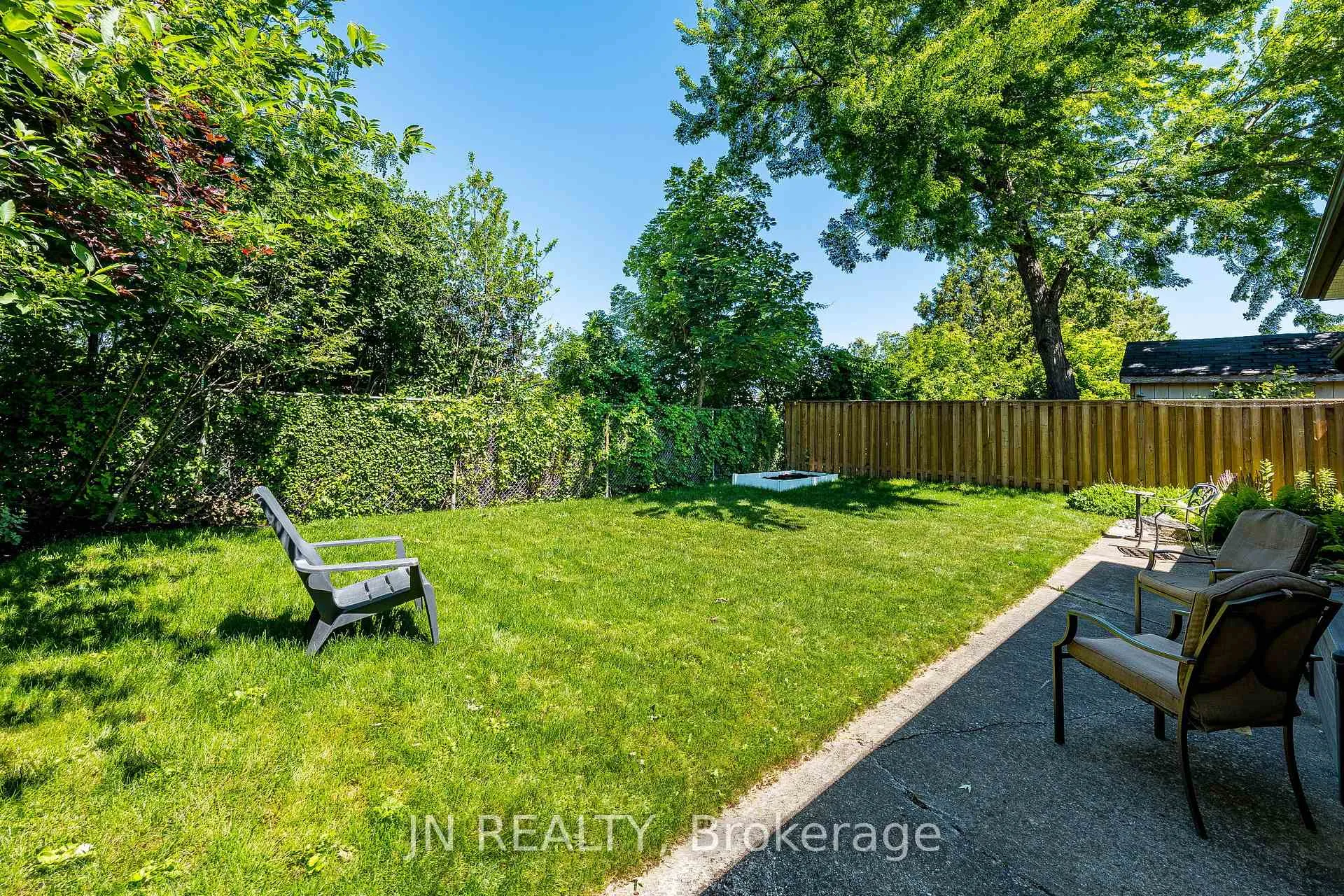 Photo 42 of 32 Barkwood Court, Brampton, Madoc — HOMEH