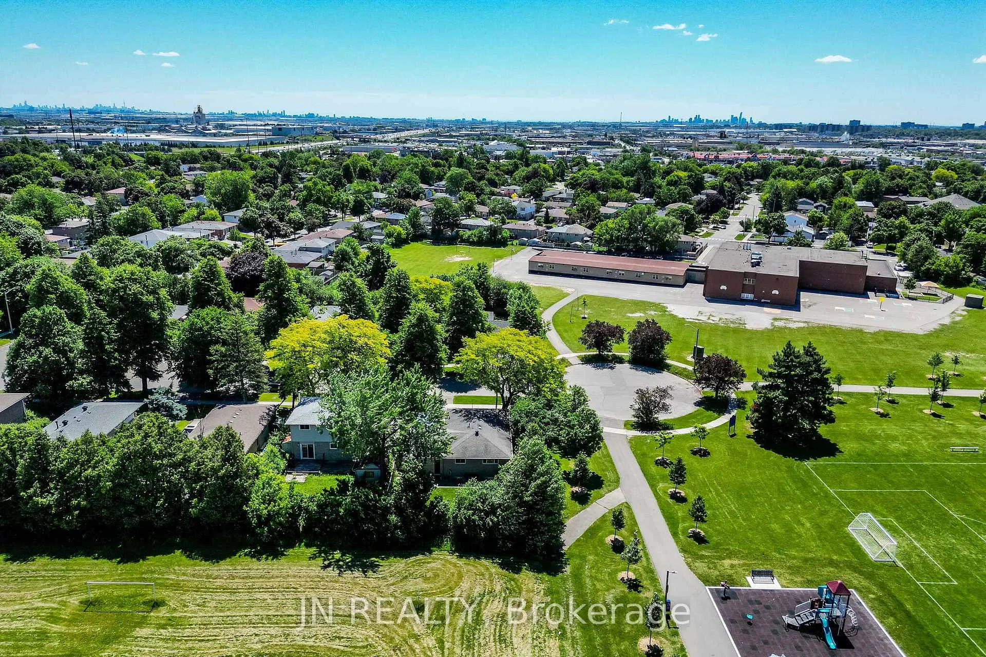 Photo 46 of 32 Barkwood Court, Brampton, Madoc — HOMEH