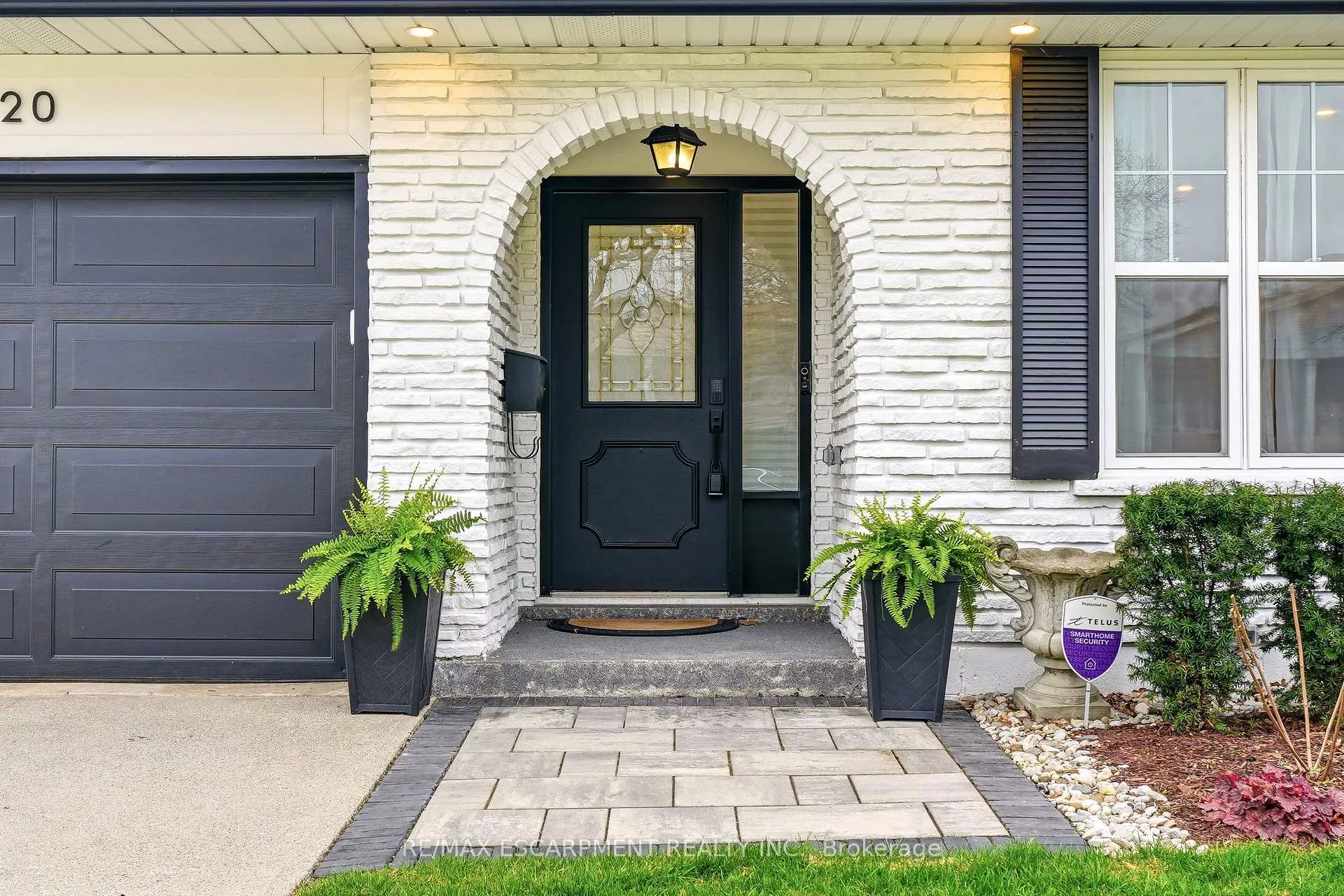 Photo 3 of 20 Audubon Street S, Hamilton, Stoney Creek Mountain — HOMEH