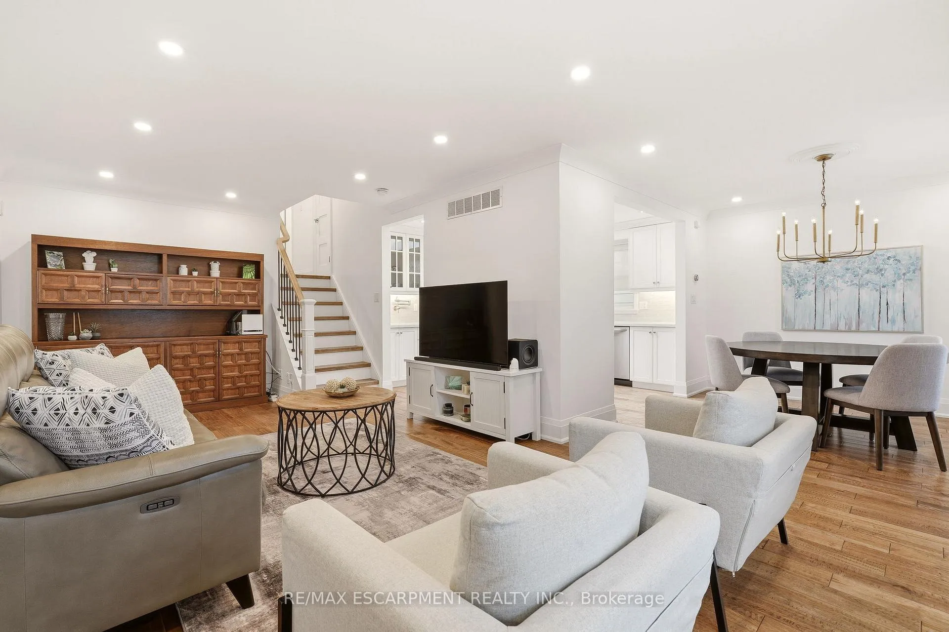 Photo 8 of 20 Audubon Street S, Hamilton, Stoney Creek Mountain — HOMEH