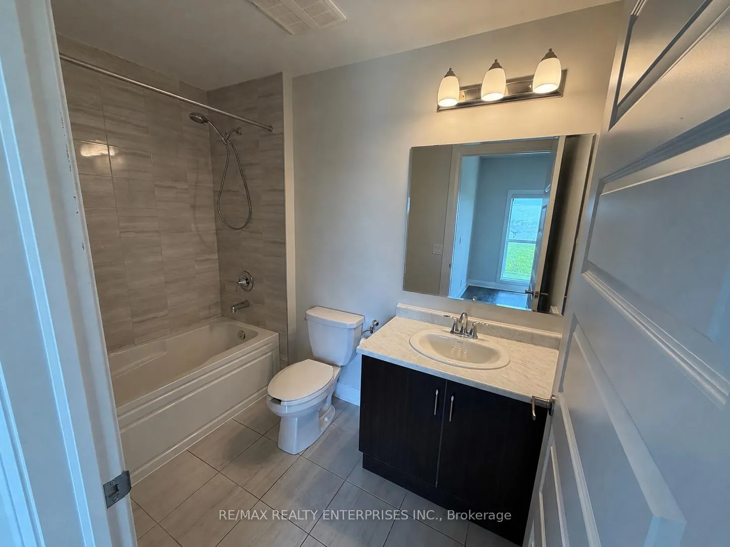 Photo 10 of Unit 529, 102 Grovewood Common, Oakville, Glenorchy — HOMEH