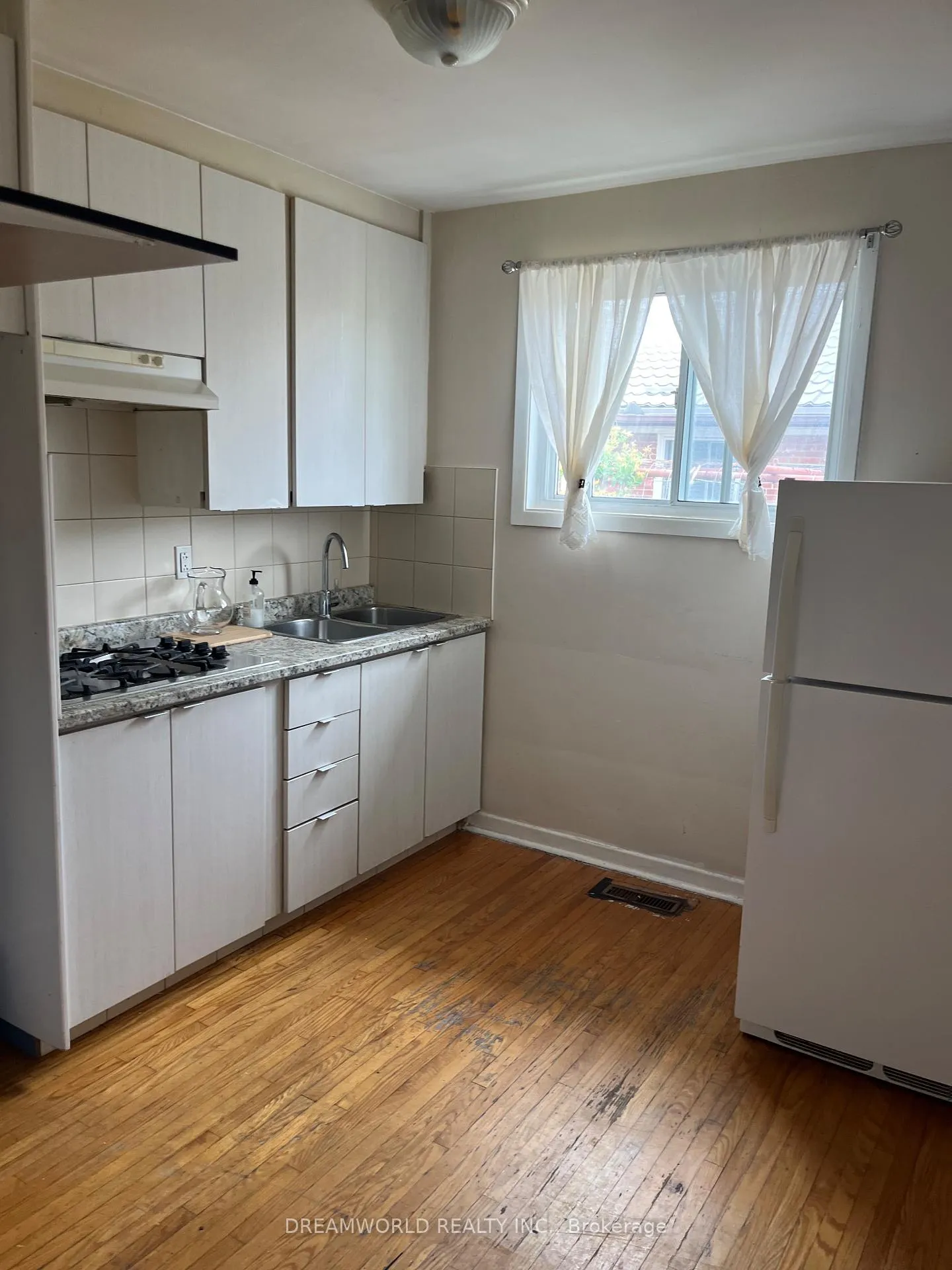 Photo 7 of 14 Laskay Crescent, North York, Black Creek — HOMEH