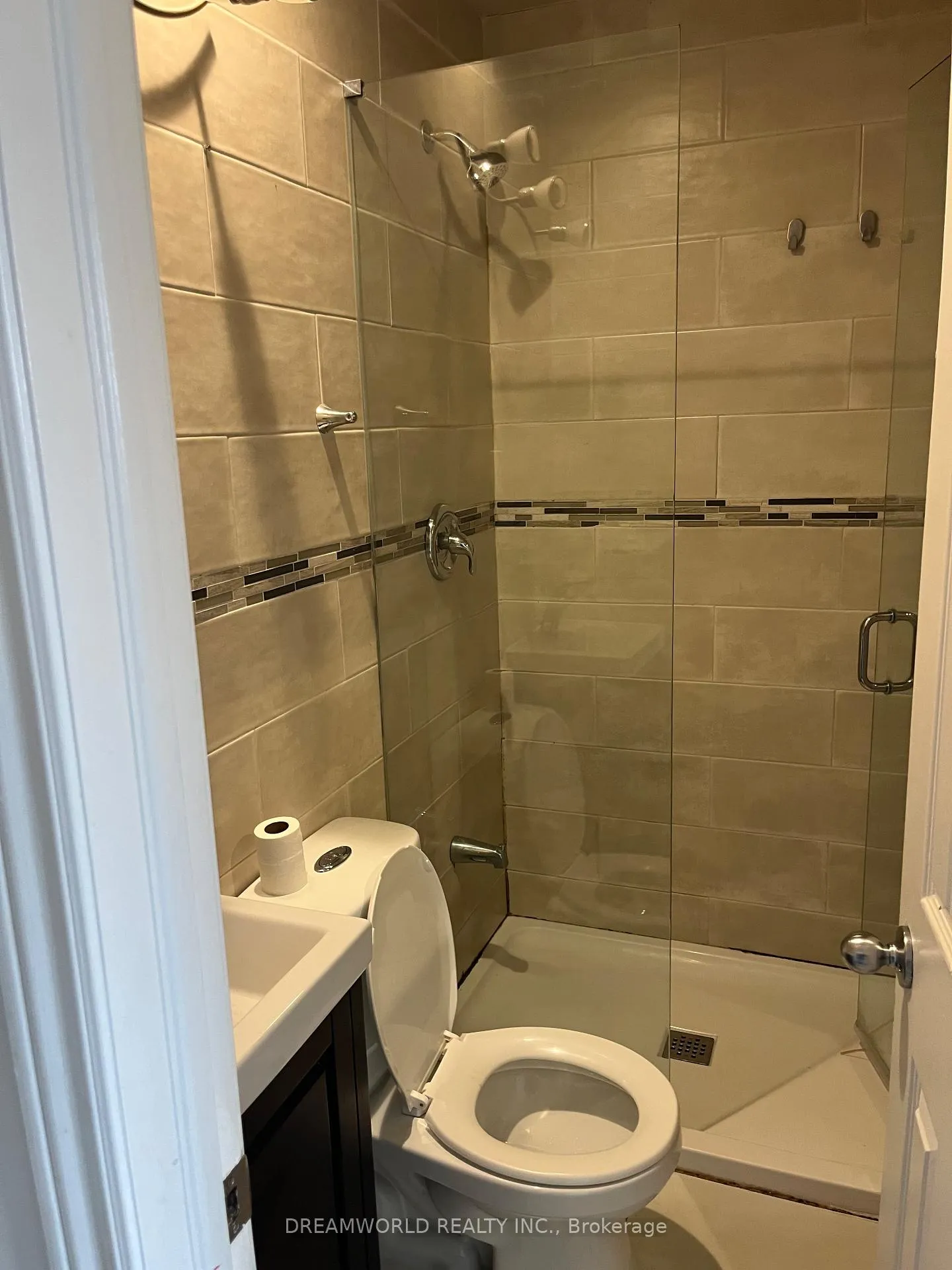 Photo 11 of 14 Laskay Crescent, North York, Black Creek — HOMEH