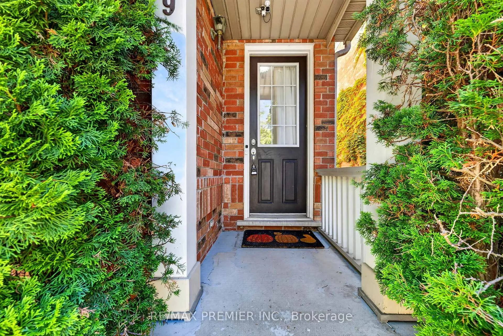 Photo 2 of 9 Pascoe Drive, Markham, Cornell — HOMEH