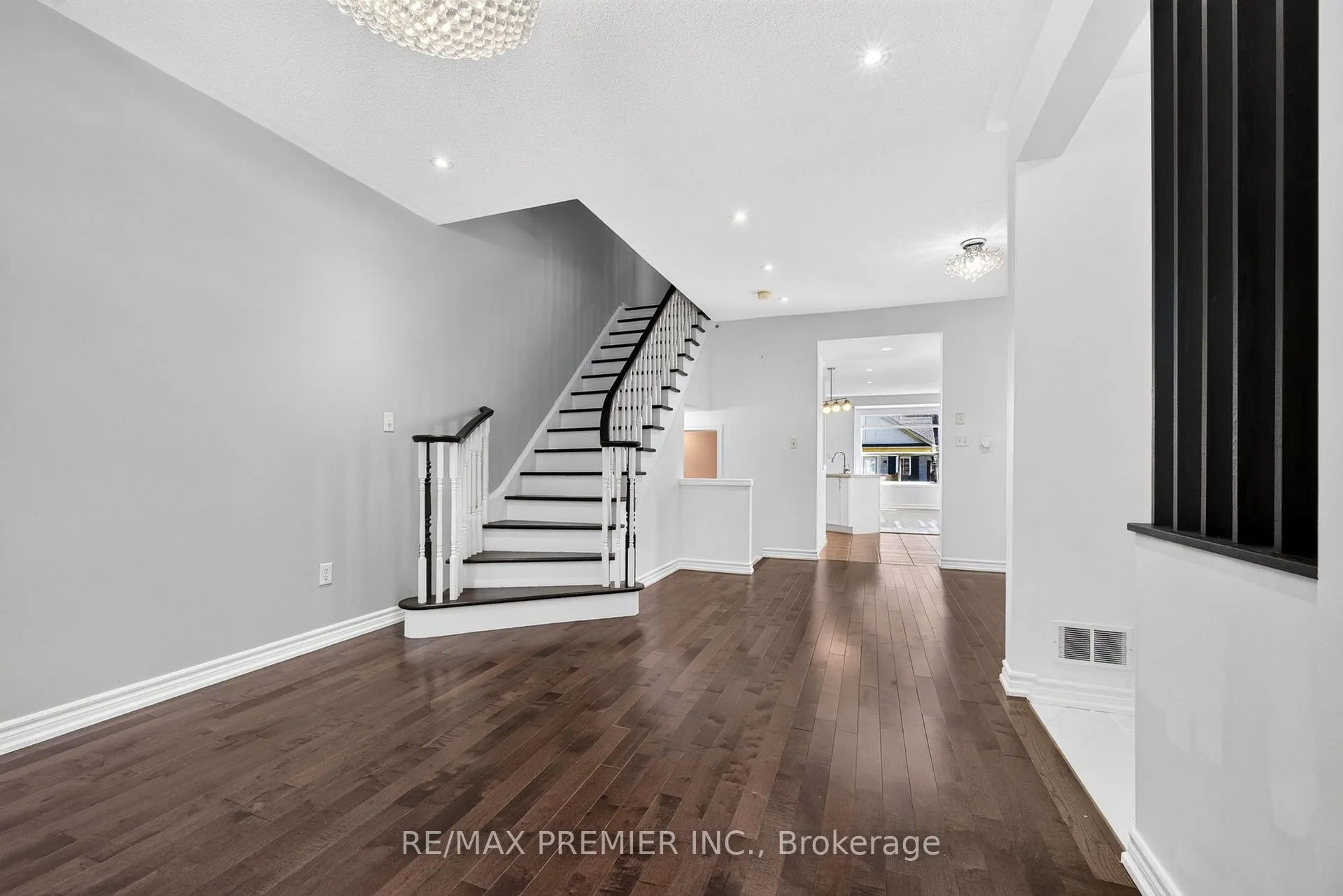 Photo 5 of 9 Pascoe Drive, Markham, Cornell — HOMEH