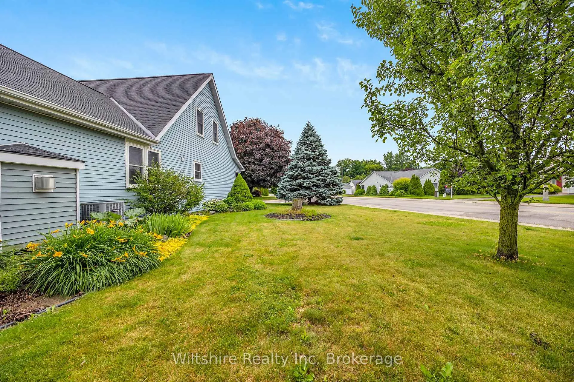 Photo 5 of 48 Sinclair Drive, Tillsonburg — HOMEH