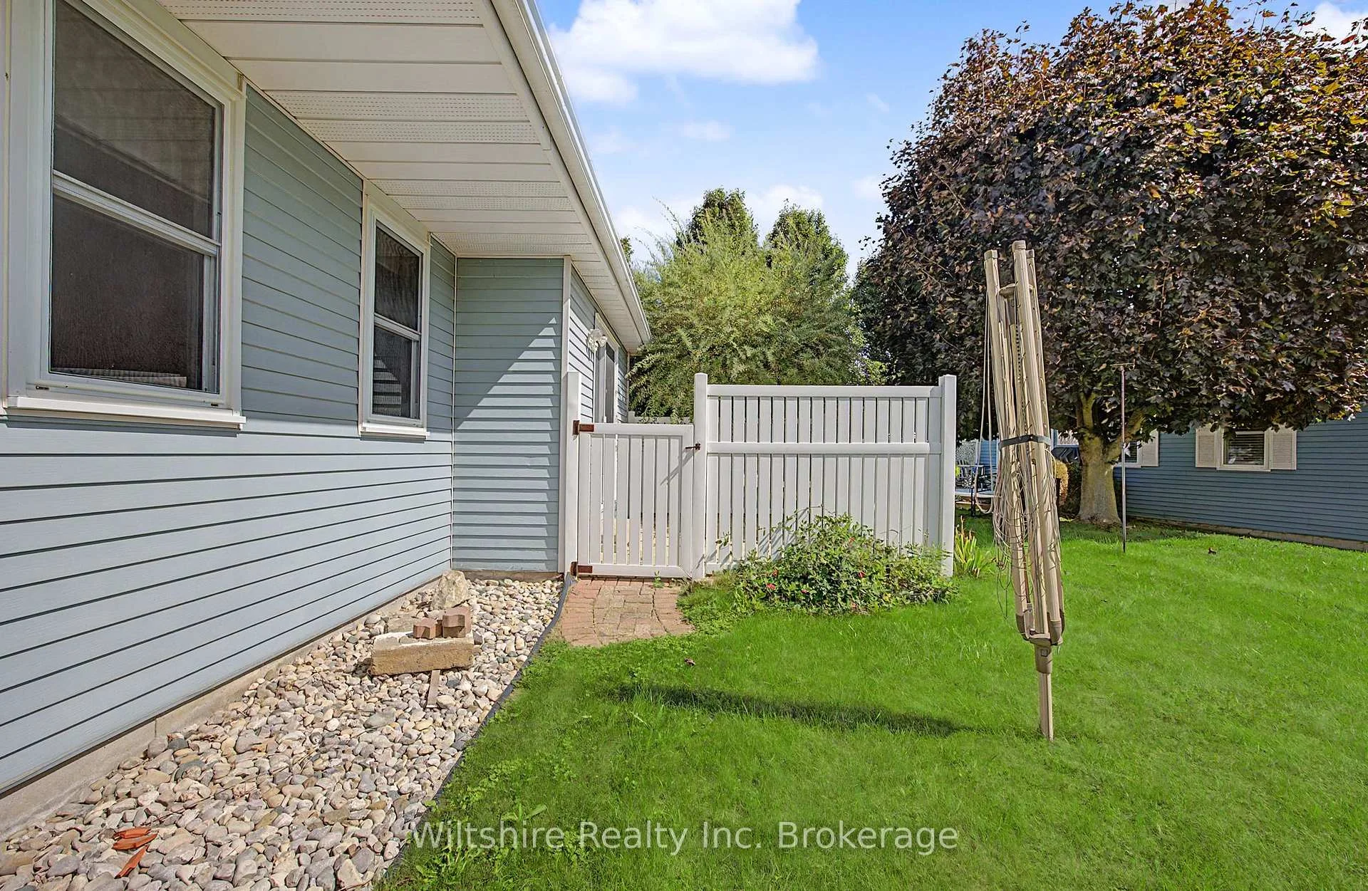 Photo 36 of 48 Sinclair Drive, Tillsonburg — HOMEH