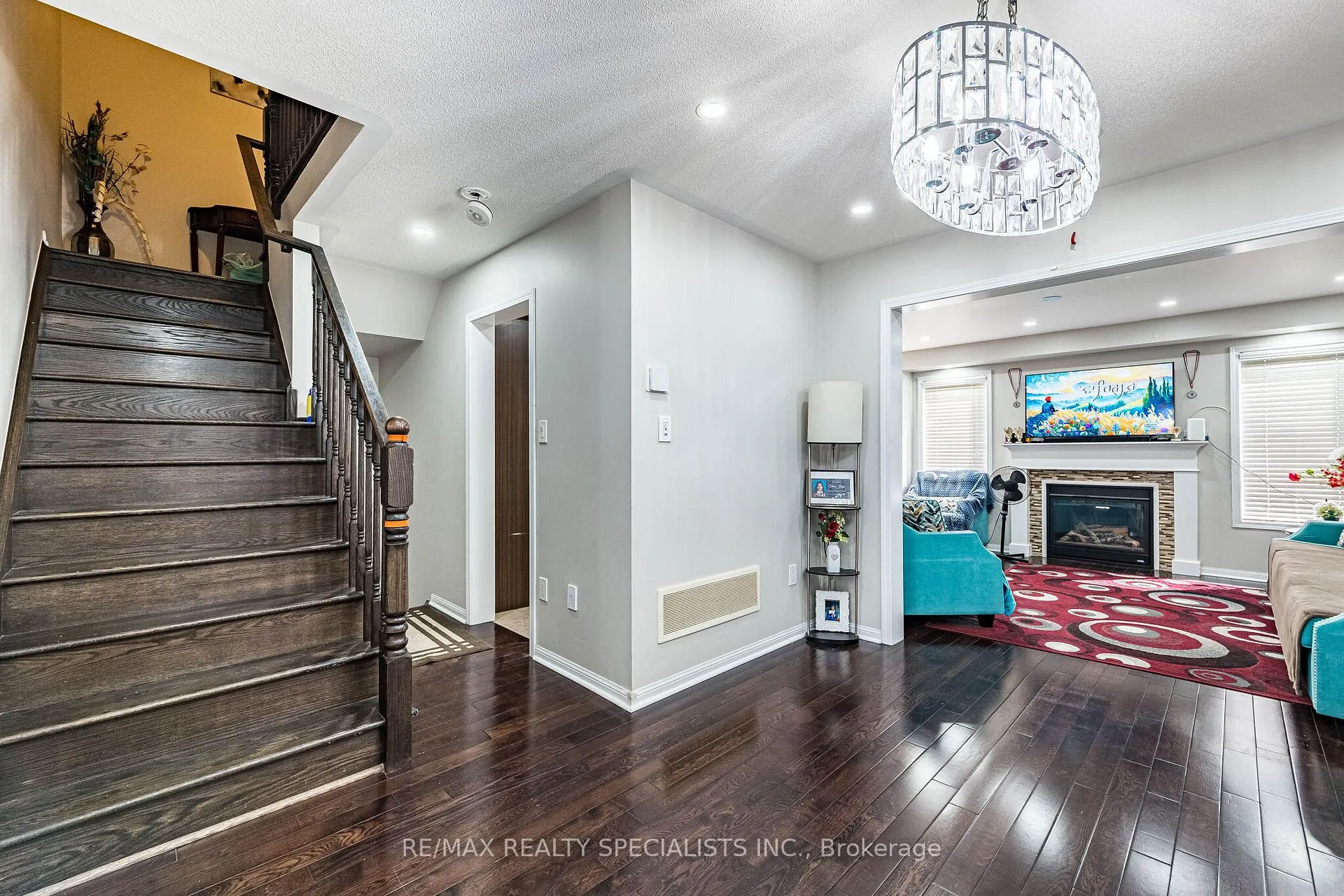 Photo 9 of 47 Robert Parkinson Drive, Brampton, Northwest Brampton — HOMEH