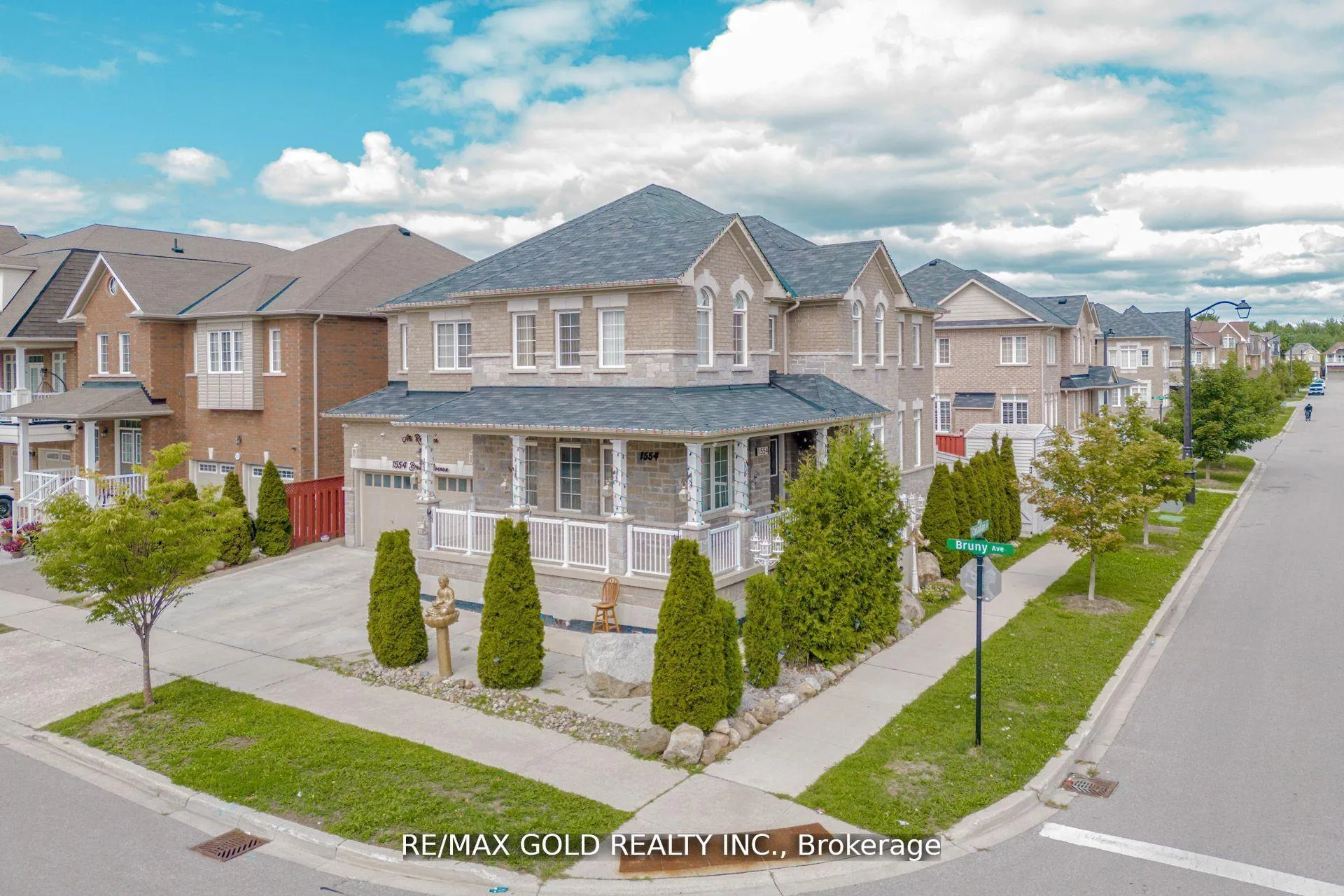 Photo 2 of 1554 Bruny Avenue, Pickering, Duffin Heights — HOMEH