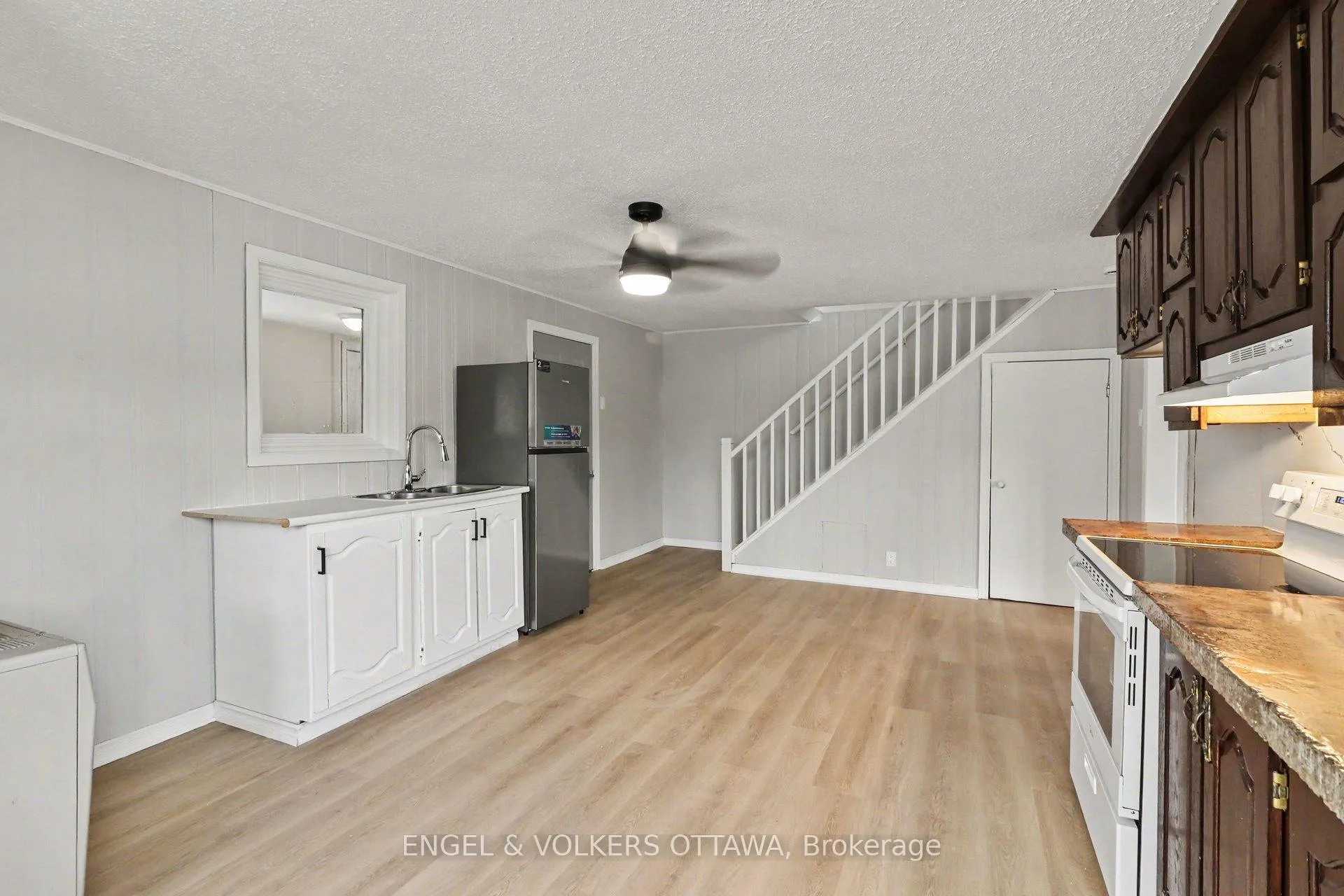 Photo 2 of 728 Laval Street, Casselman, Casselman — HOMEH