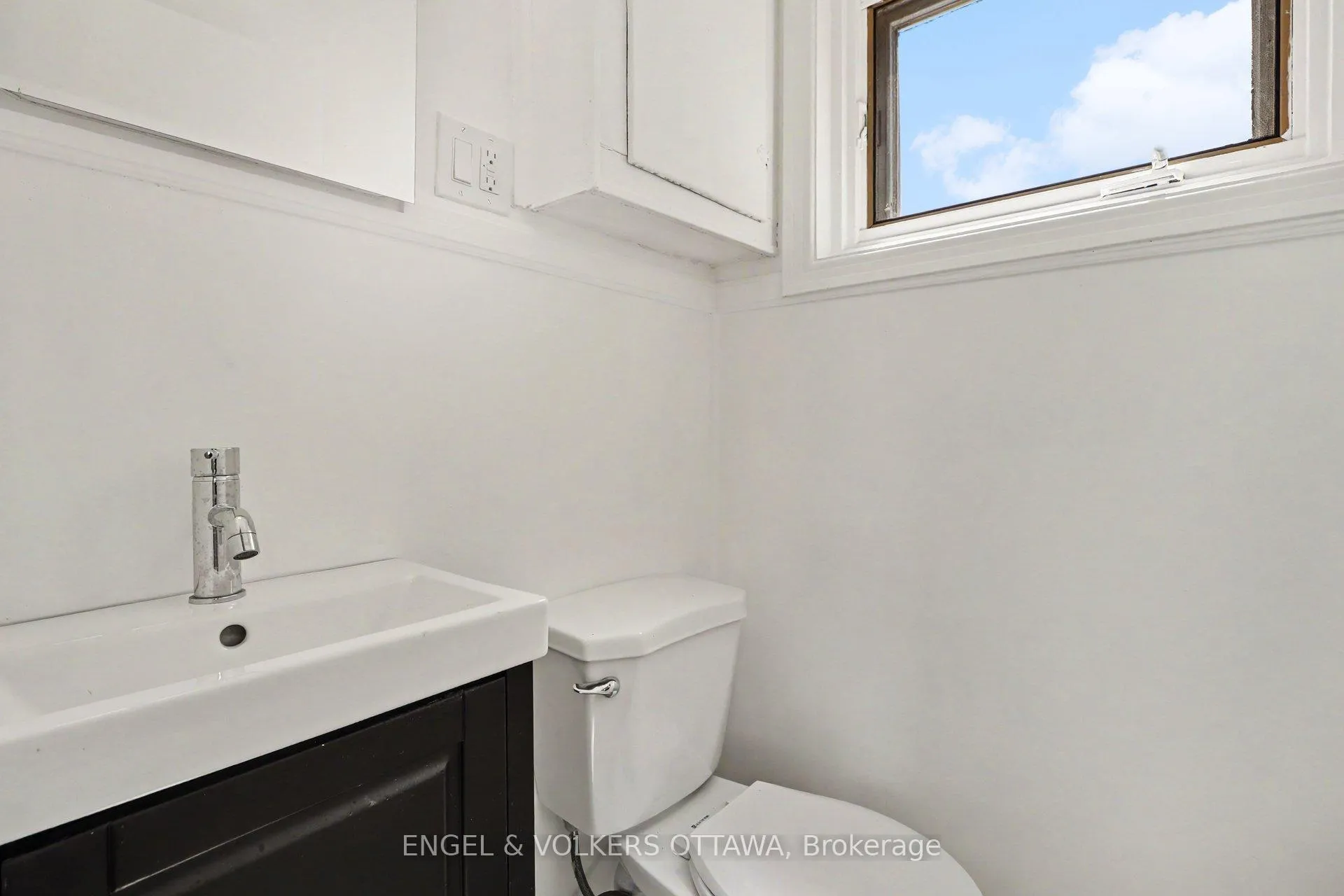 Photo 5 of 728 Laval Street, Casselman, Casselman — HOMEH