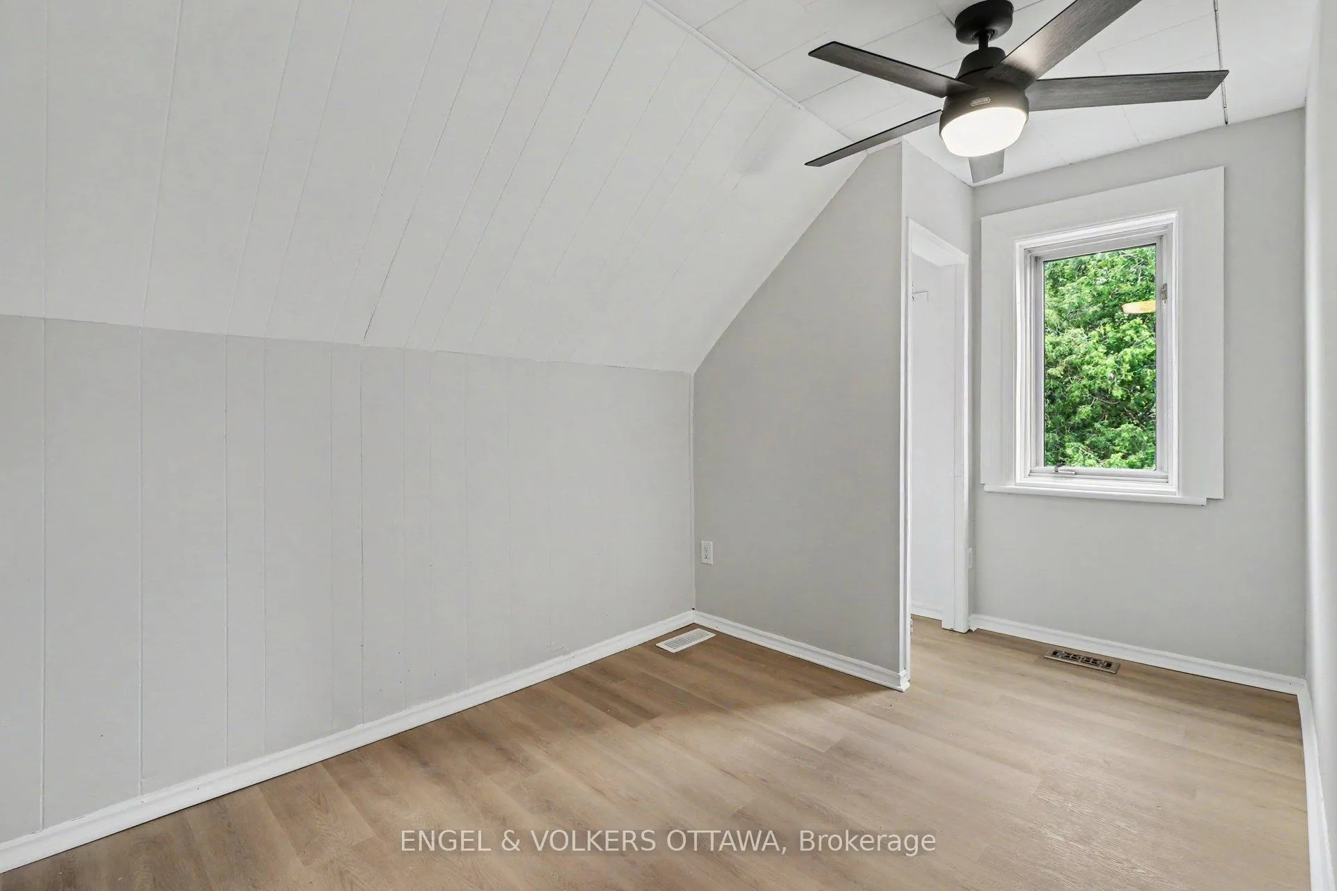 Photo 9 of 728 Laval Street, Casselman, Casselman — HOMEH