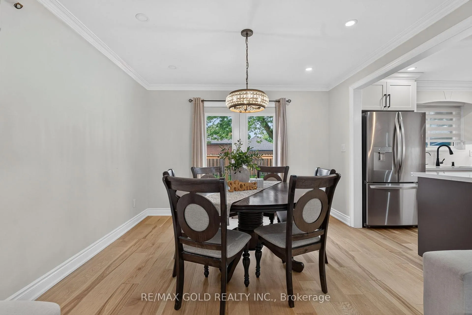 Photo 10 of 40 Devonshire Drive, Brampton, Southgate — HOMEH