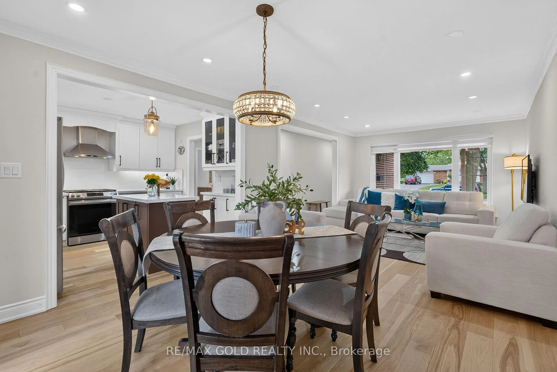 Photo 11 of 40 Devonshire Drive, Brampton, Southgate — HOMEH
