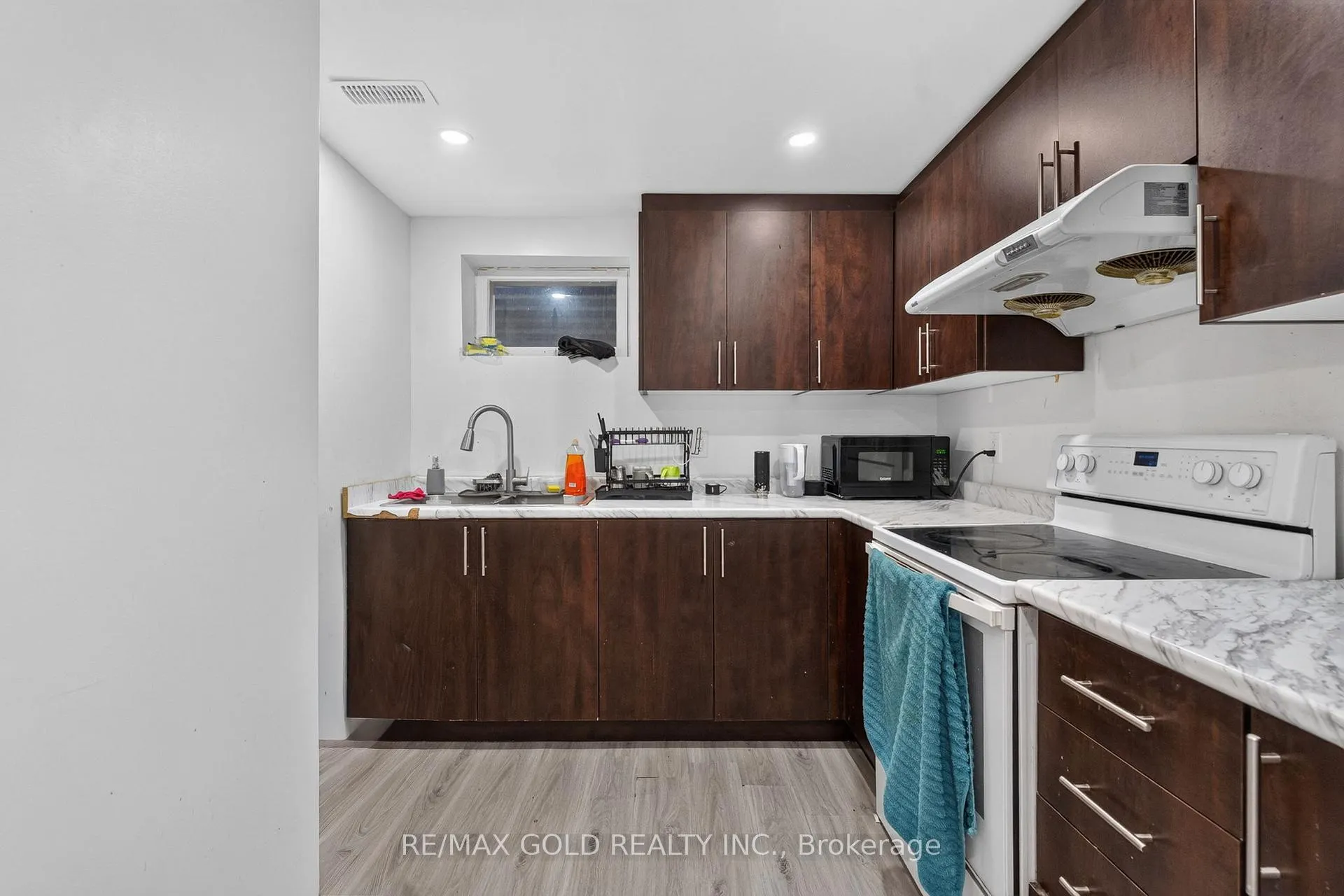 Photo 36 of 40 Devonshire Drive, Brampton, Southgate — HOMEH