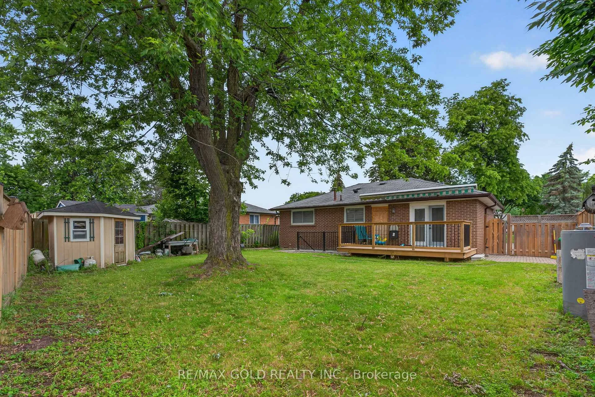 Photo 45 of 40 Devonshire Drive, Brampton, Southgate — HOMEH