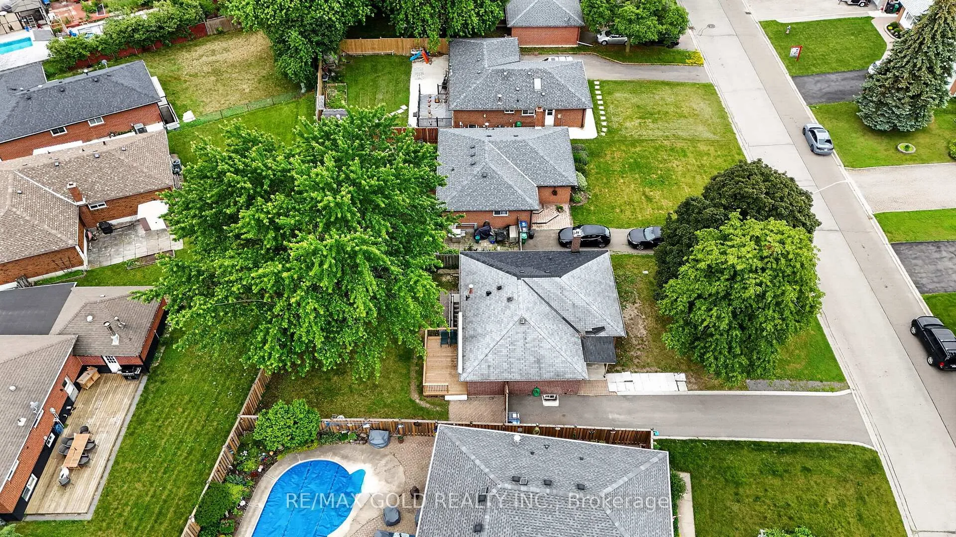 Photo 48 of 40 Devonshire Drive, Brampton, Southgate — HOMEH
