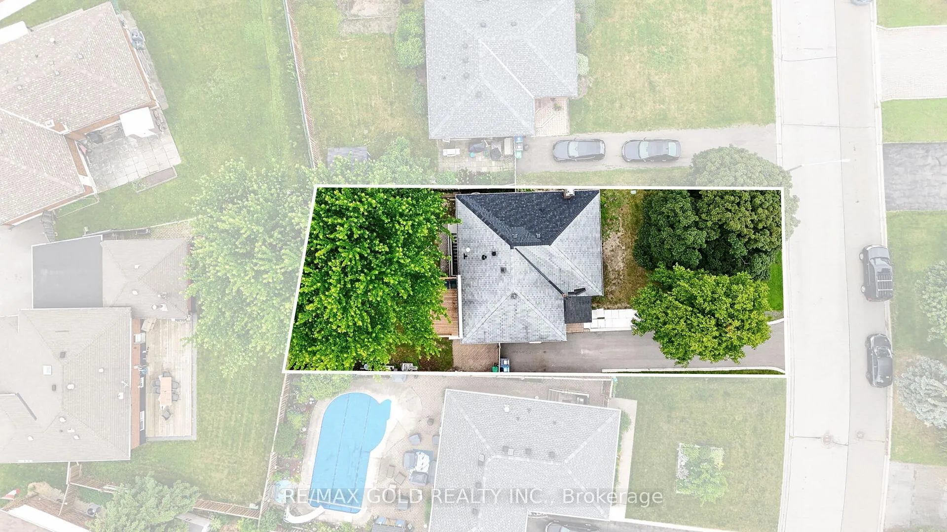 Photo 49 of 40 Devonshire Drive, Brampton, Southgate — HOMEH