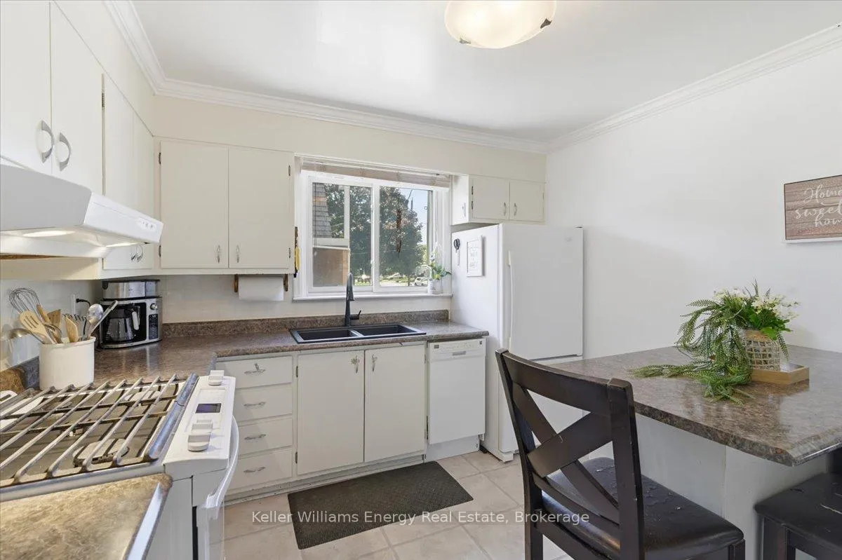 Photo 7 of 125 Wilson Road S, Oshawa, Donevan — HOMEH