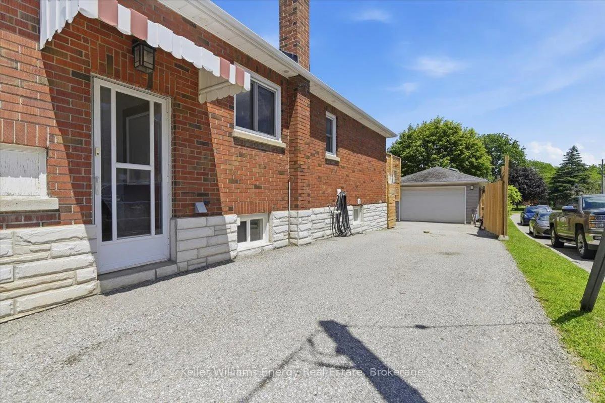 Photo 22 of 125 Wilson Road S, Oshawa, Donevan — HOMEH