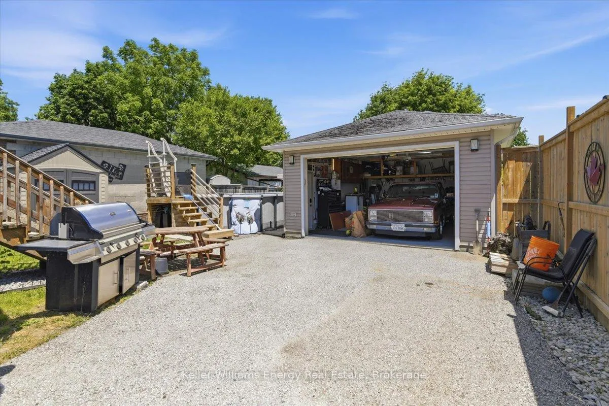 Photo 25 of 125 Wilson Road S, Oshawa, Donevan — HOMEH