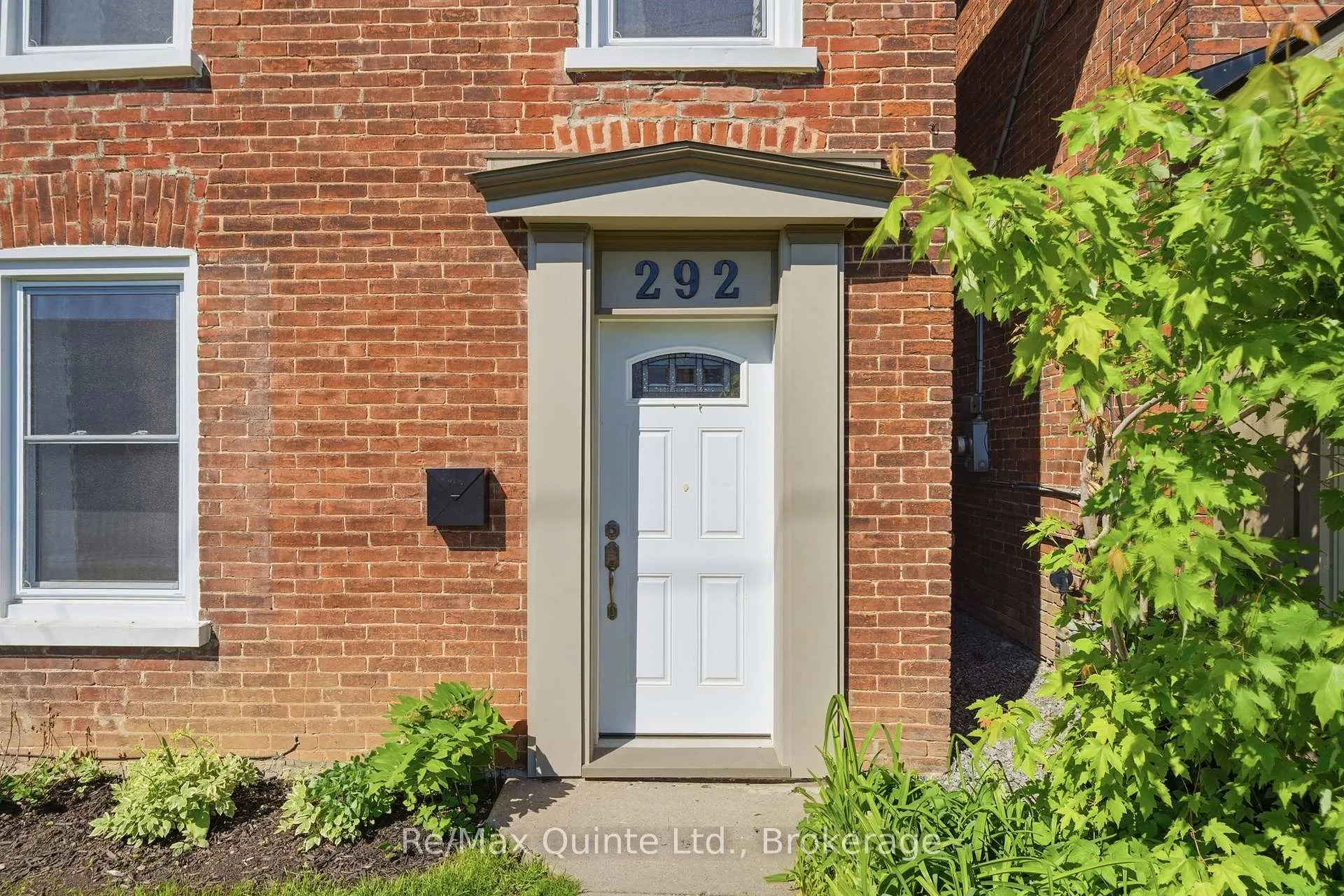 Photo 5 of 292 Coleman Street, Belleville, Belleville Ward — HOMEH