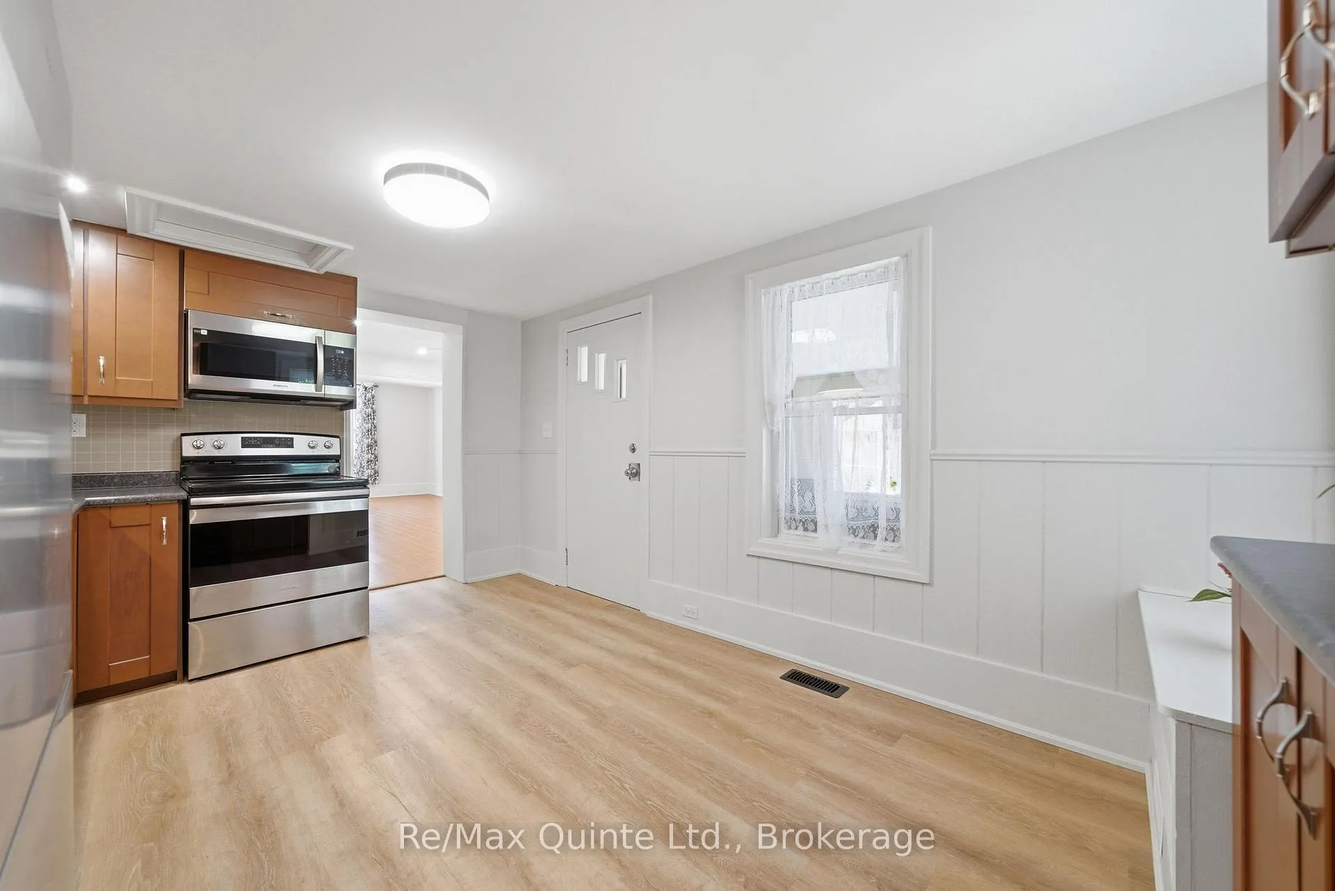 Photo 10 of 292 Coleman Street, Belleville, Belleville Ward — HOMEH
