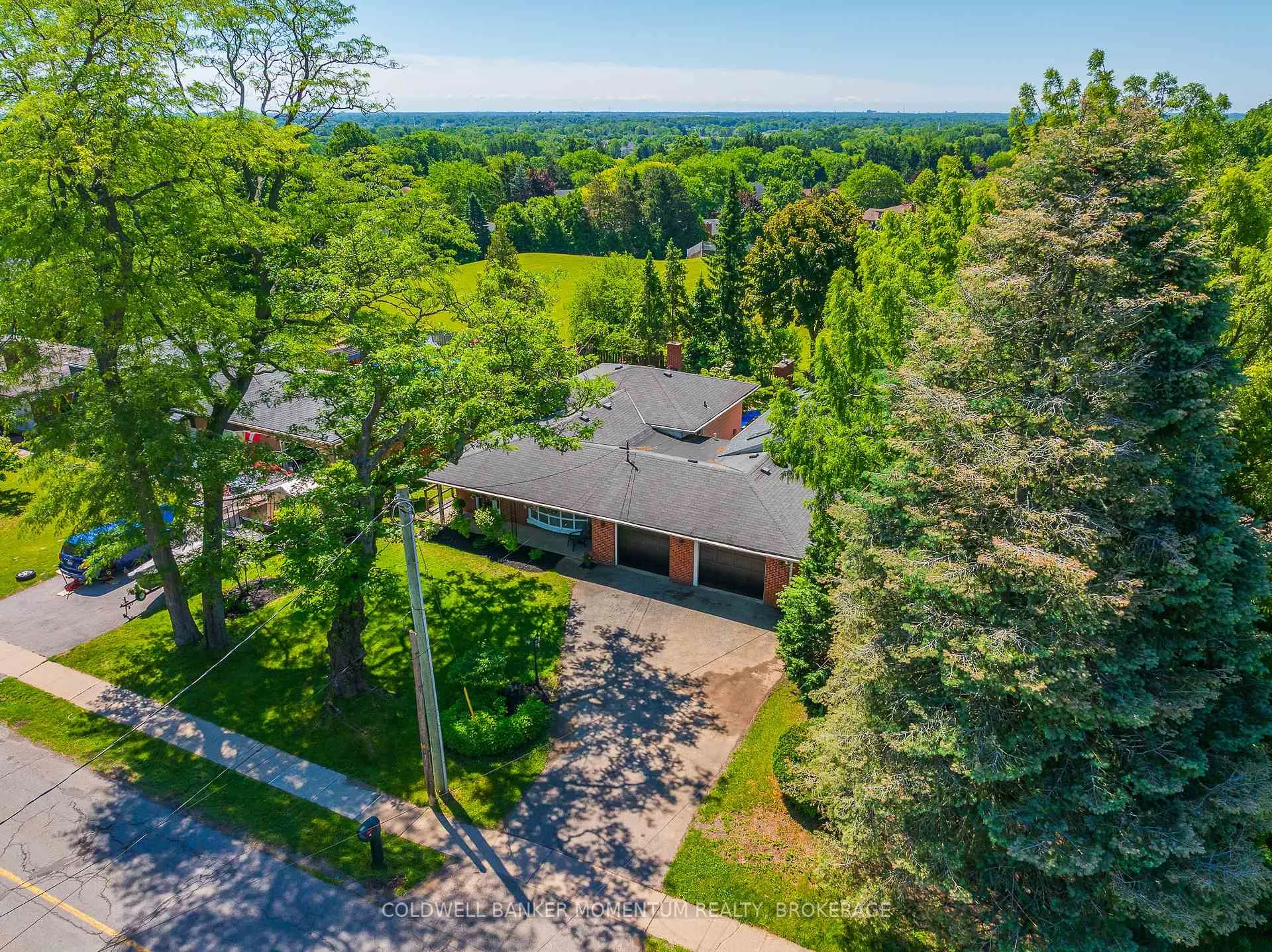 Photo 2 of 18 Pancake Lane, Pelham, Fonthill — HOMEH