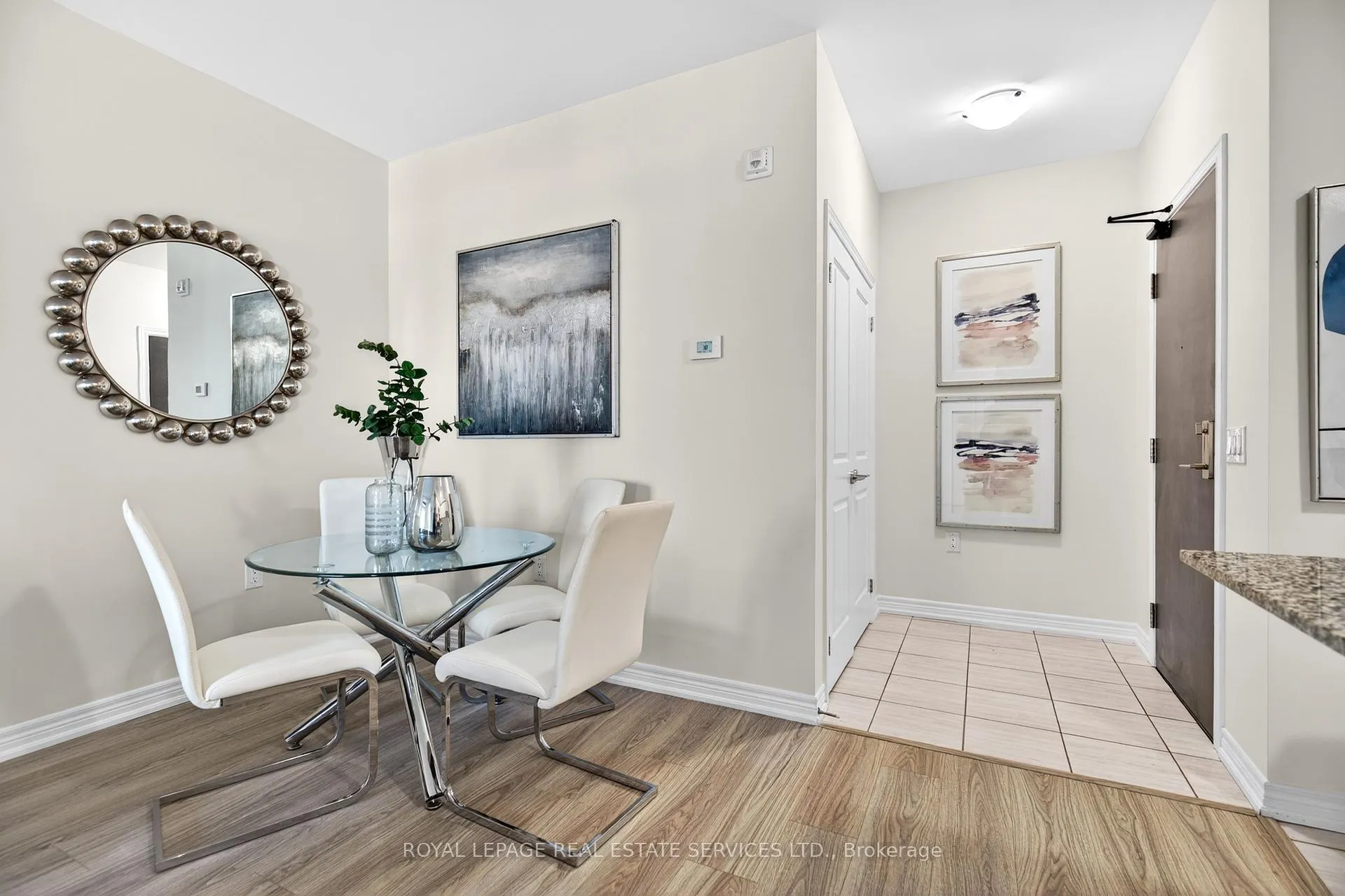 Photo 4 of Unit 304, 2370 Khalsa Gate, Oakville, Westmount — HOMEH