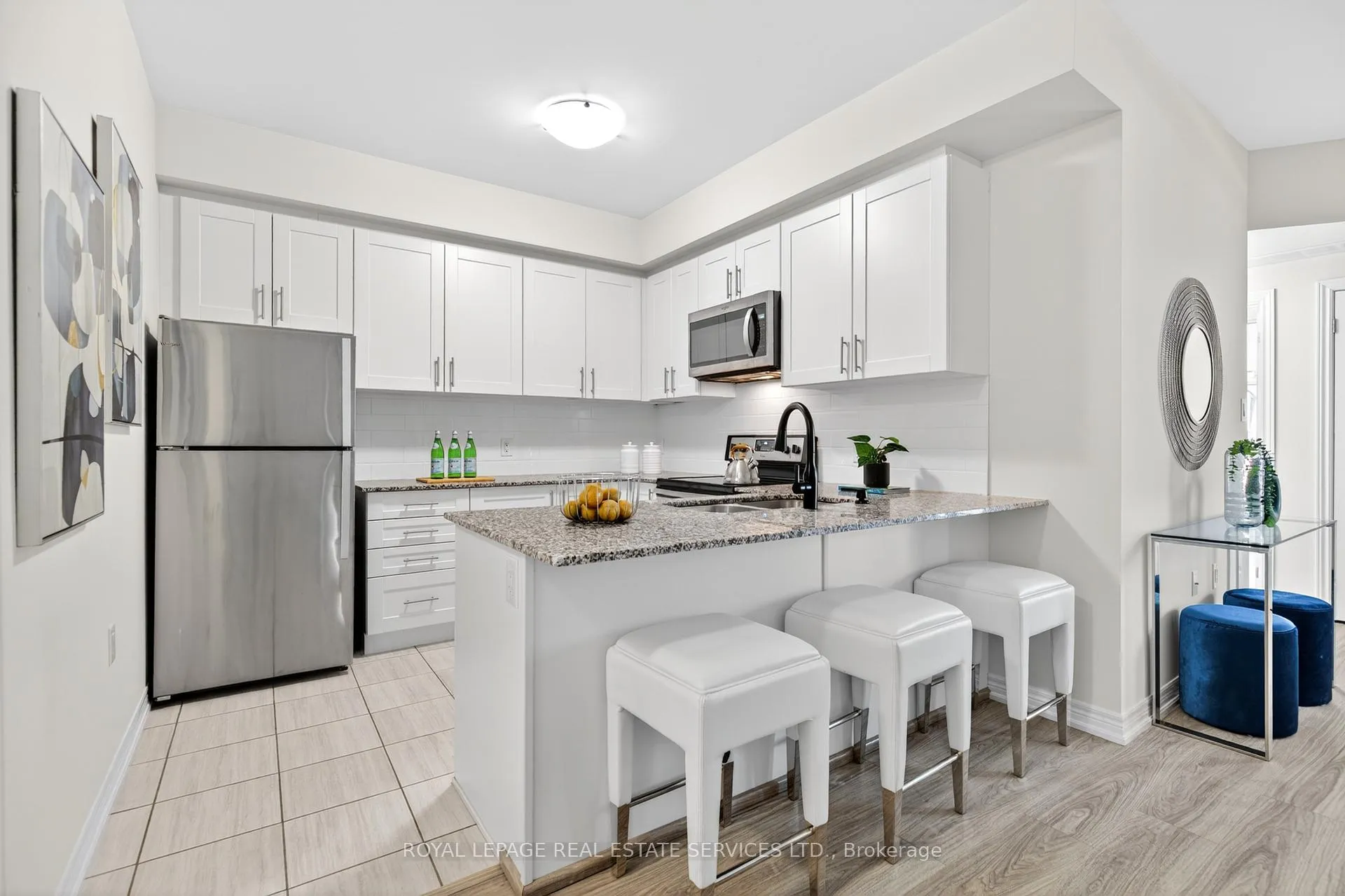 Photo 7 of Unit 304, 2370 Khalsa Gate, Oakville, Westmount — HOMEH