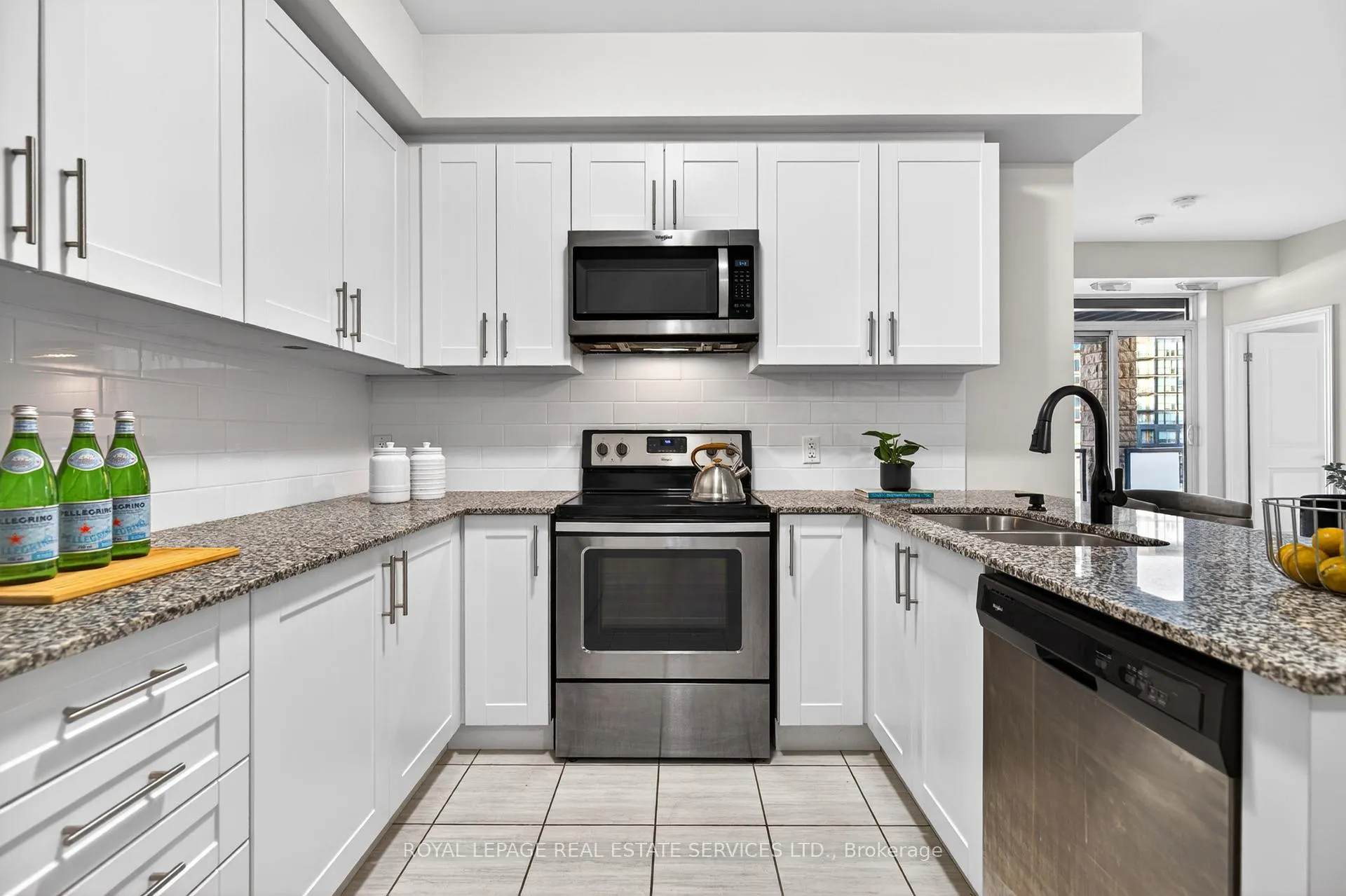 Photo 8 of Unit 304, 2370 Khalsa Gate, Oakville, Westmount — HOMEH