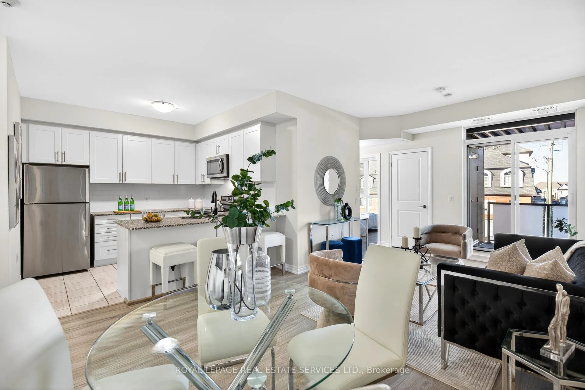 Photo 10 of Unit 304, 2370 Khalsa Gate, Oakville, Westmount — HOMEH