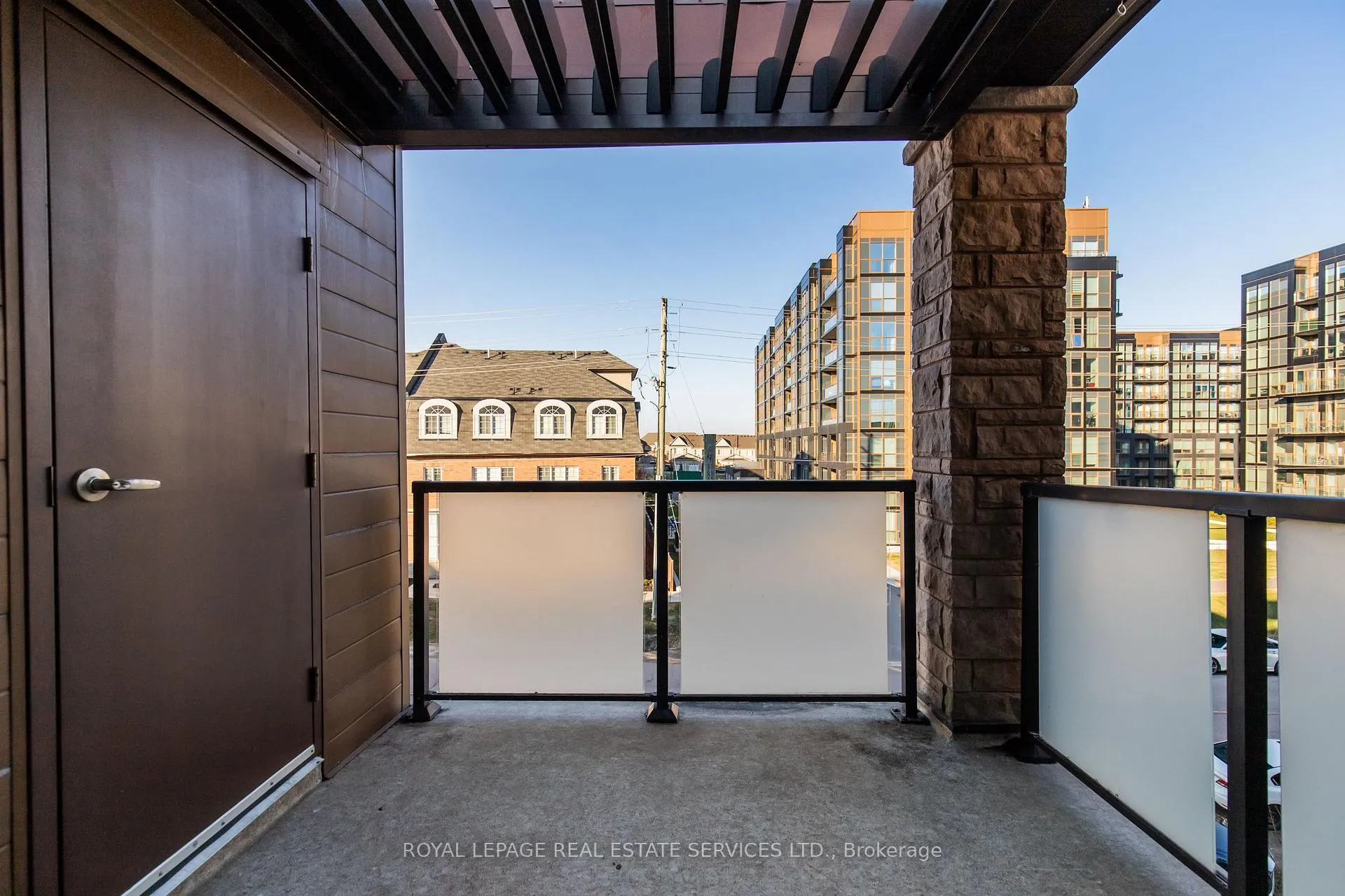 Photo 16 of Unit 304, 2370 Khalsa Gate, Oakville, Westmount — HOMEH