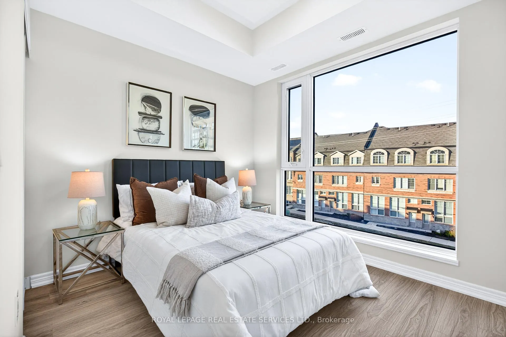Photo 25 of Unit 304, 2370 Khalsa Gate, Oakville, Westmount — HOMEH