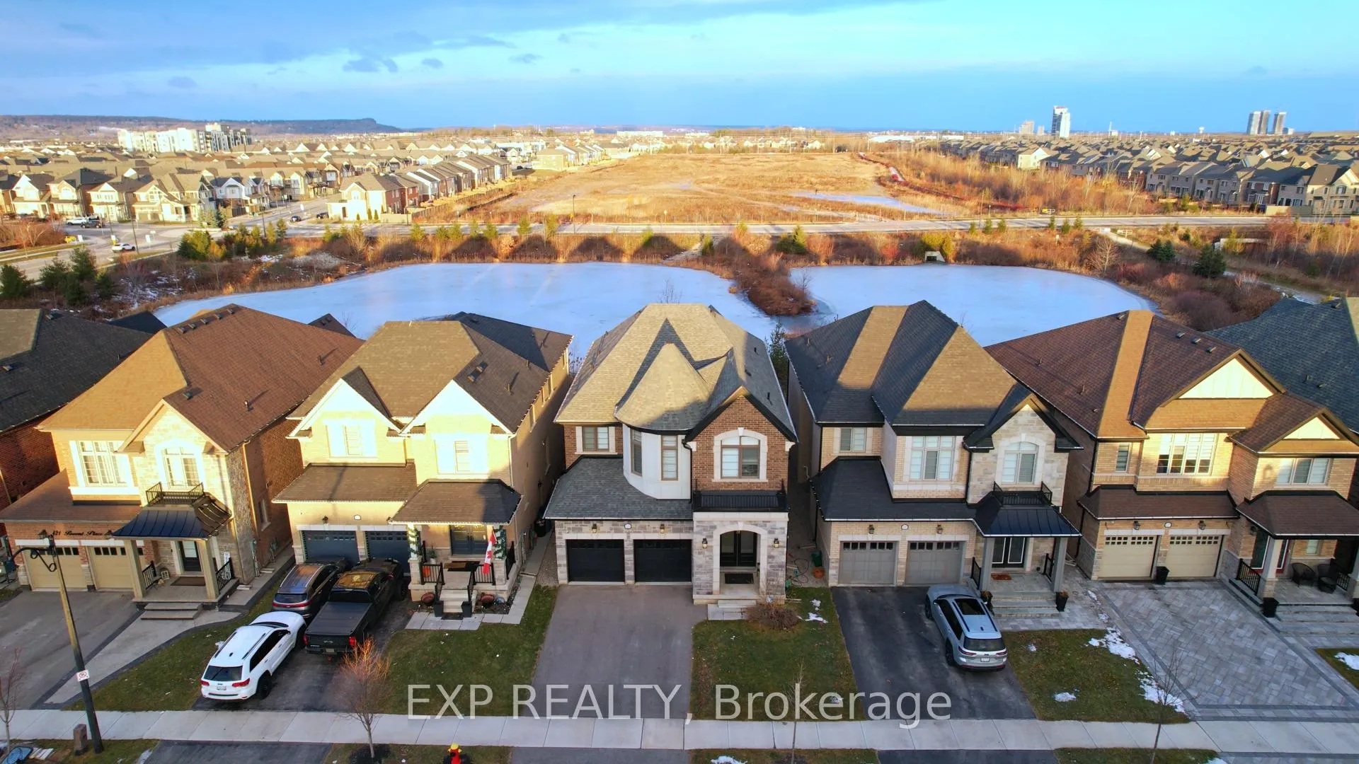 Photo 2 of 429 Parent Place, Milton, Ford — HOMEH
