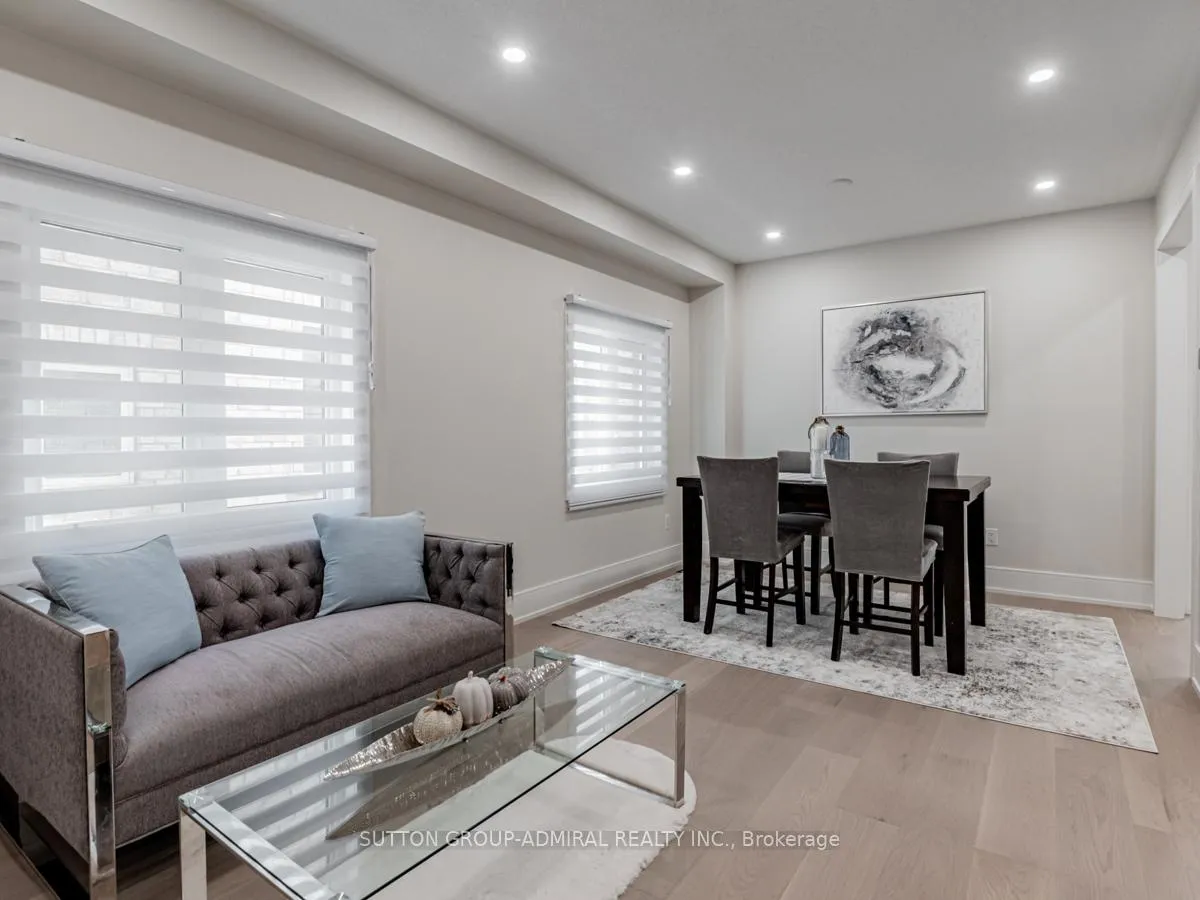 Photo 5 of 109 Barli Crescent, Vaughan, Patterson — HOMEH